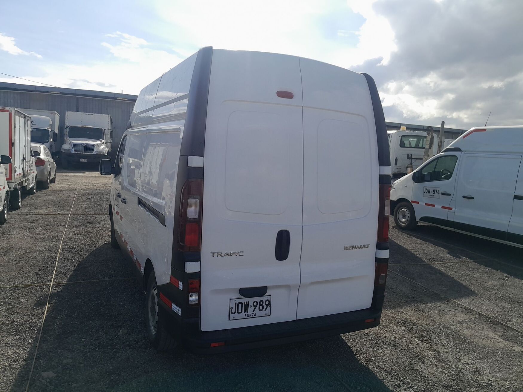 Renault - Trafic - 2021 image number 7
