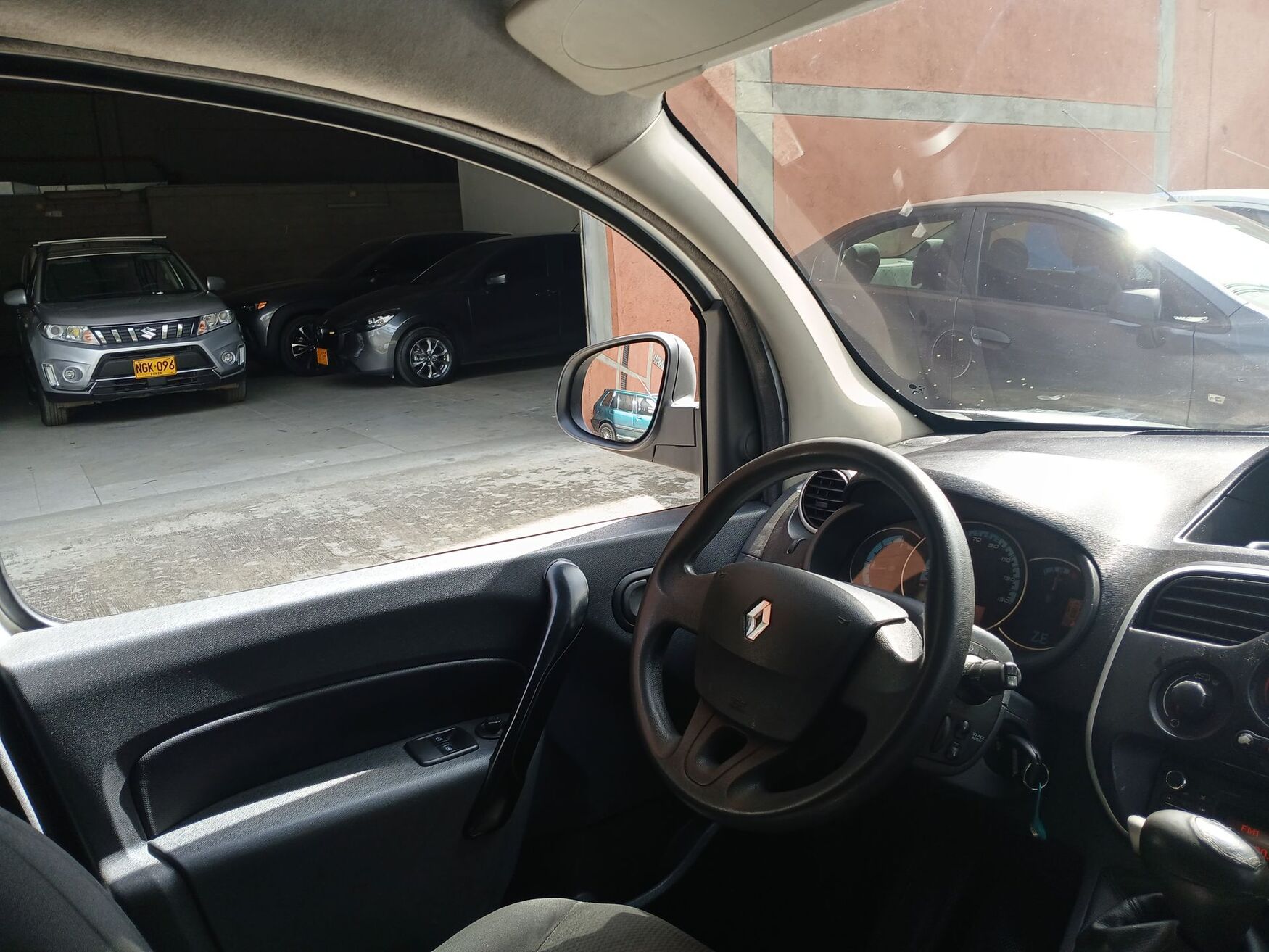 Renault - Kangoo ZE - 2019 image number 11