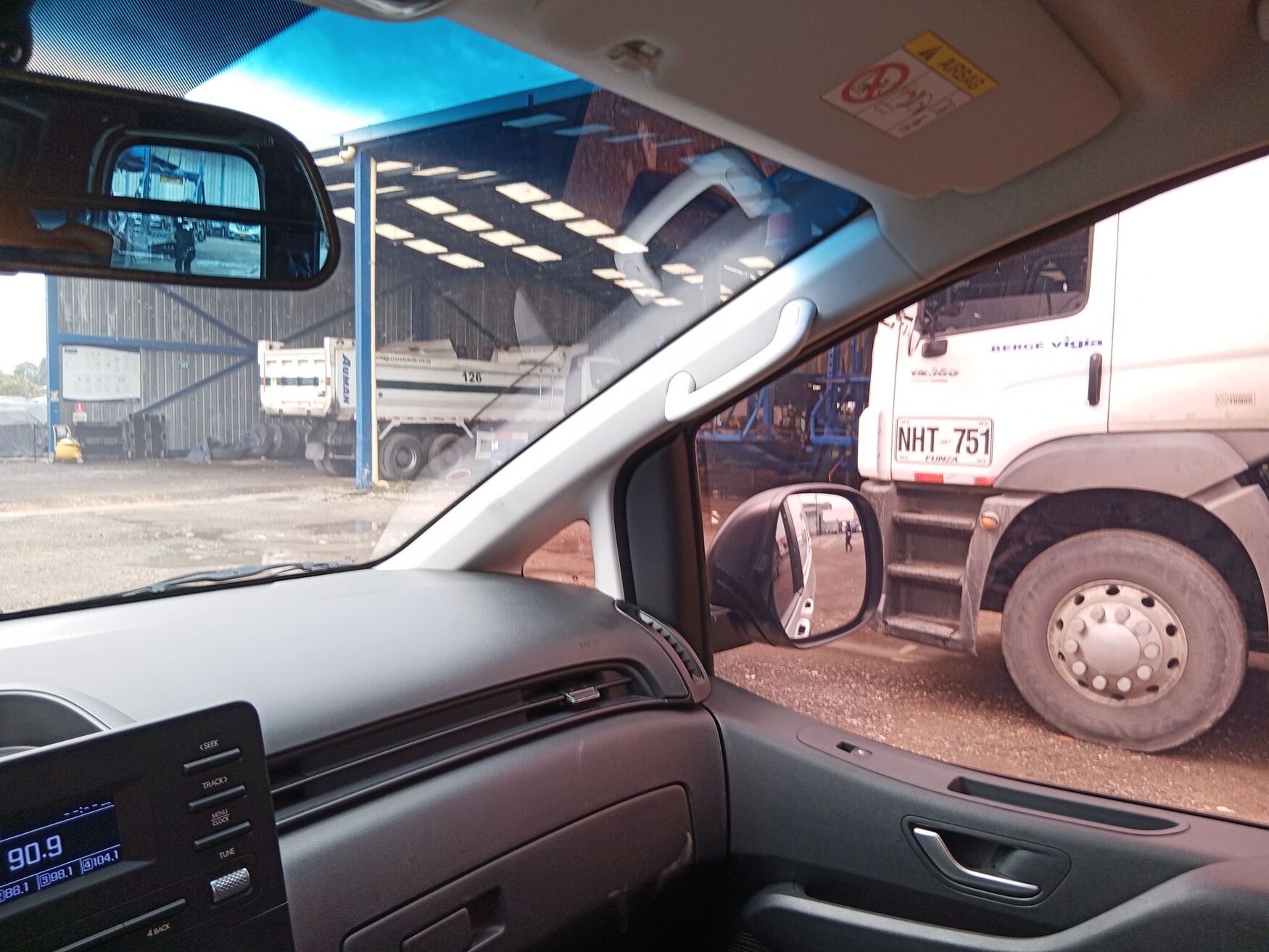 Hyundai - STARIA - 2024 image number 2