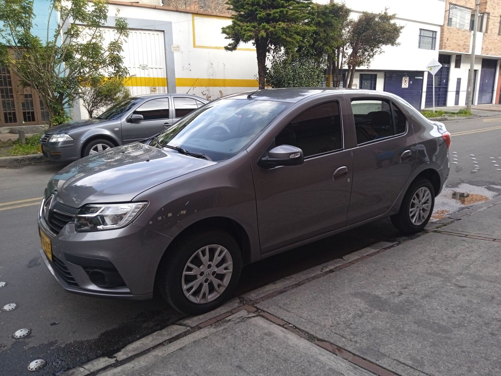 Renault - Logan - 2025 image number 5