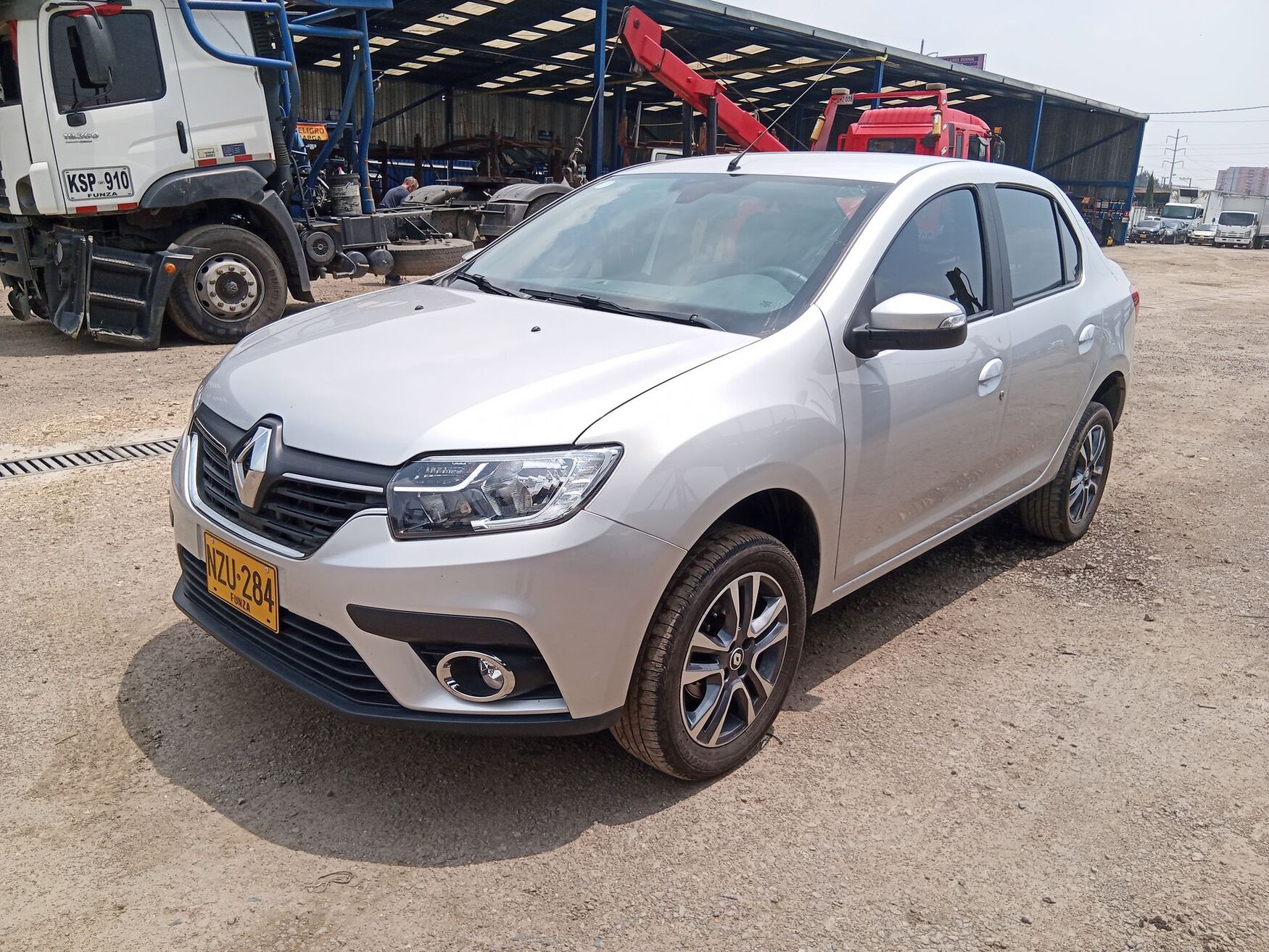 Renault - Logan - 2026 image number 5