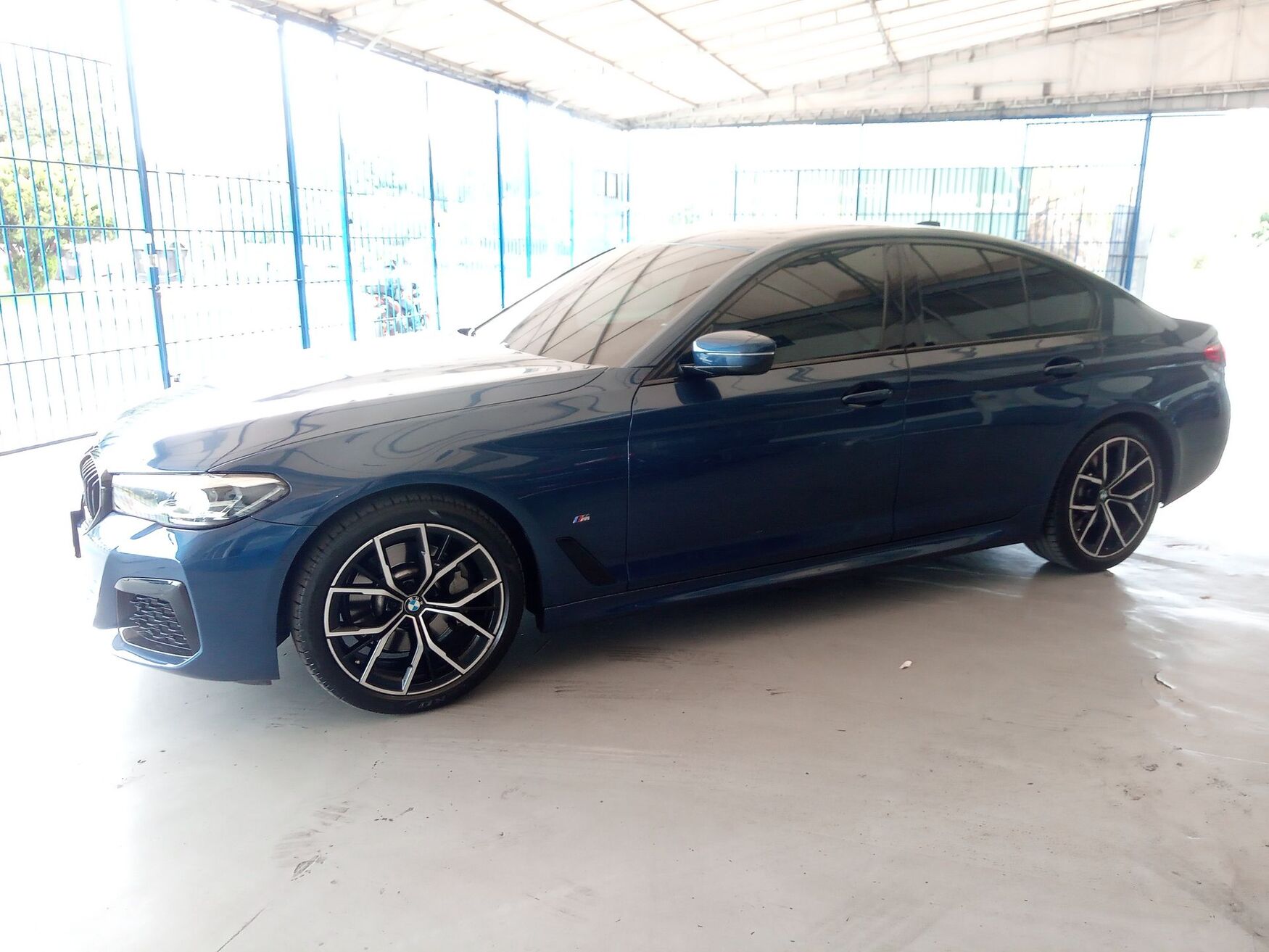 BMW - 530i - 2023 image number 6
