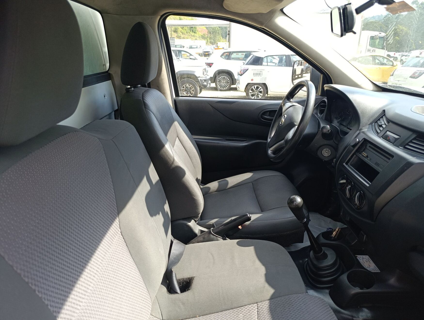 Nissan - Frontier - 2019 image number 2