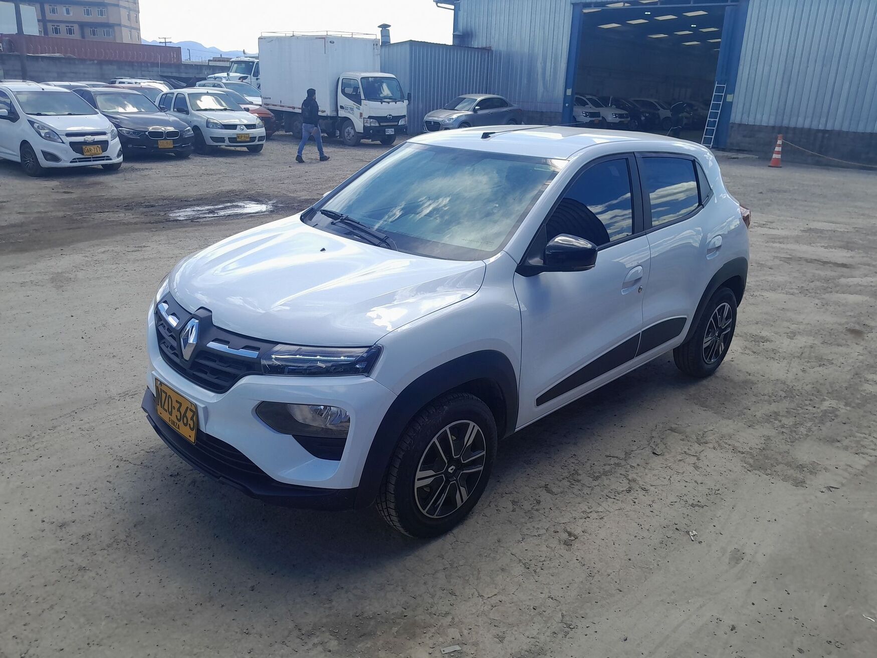 Renault - Kwid - 2025 image number 5