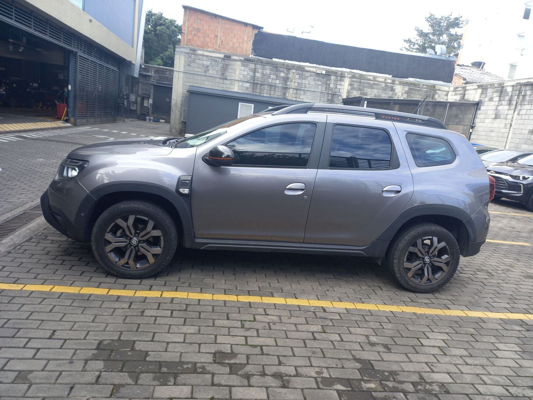 Renault - Duster - 2025 image number 6