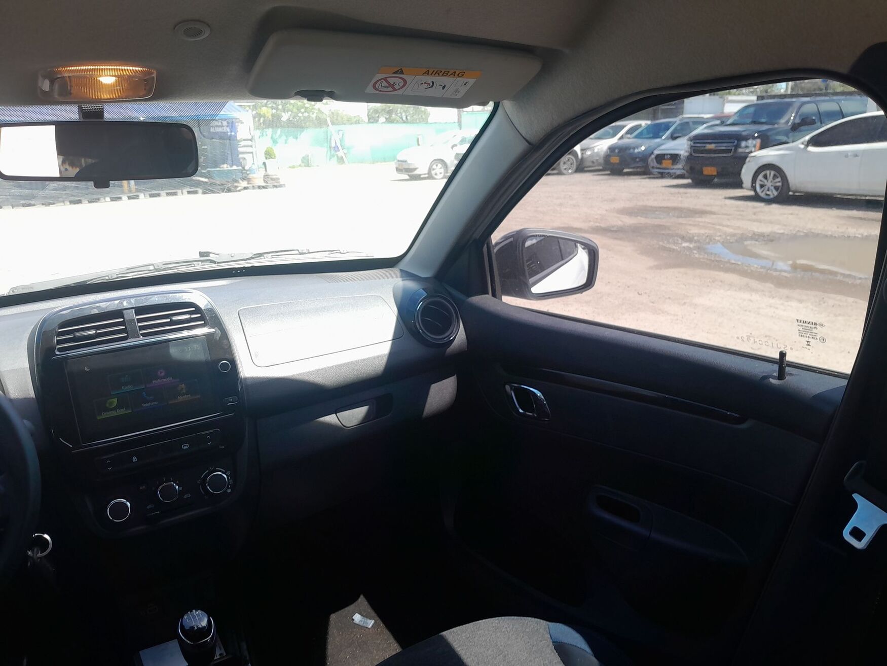 Renault - Kwid - 2025 image number 2