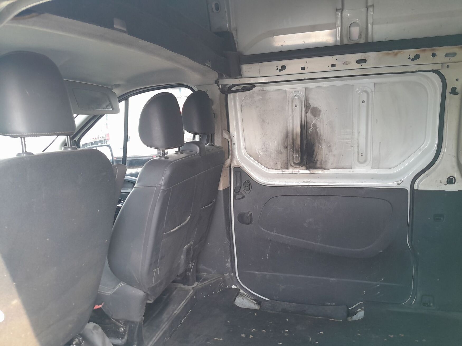 Renault - Trafic - 2021 image number 3