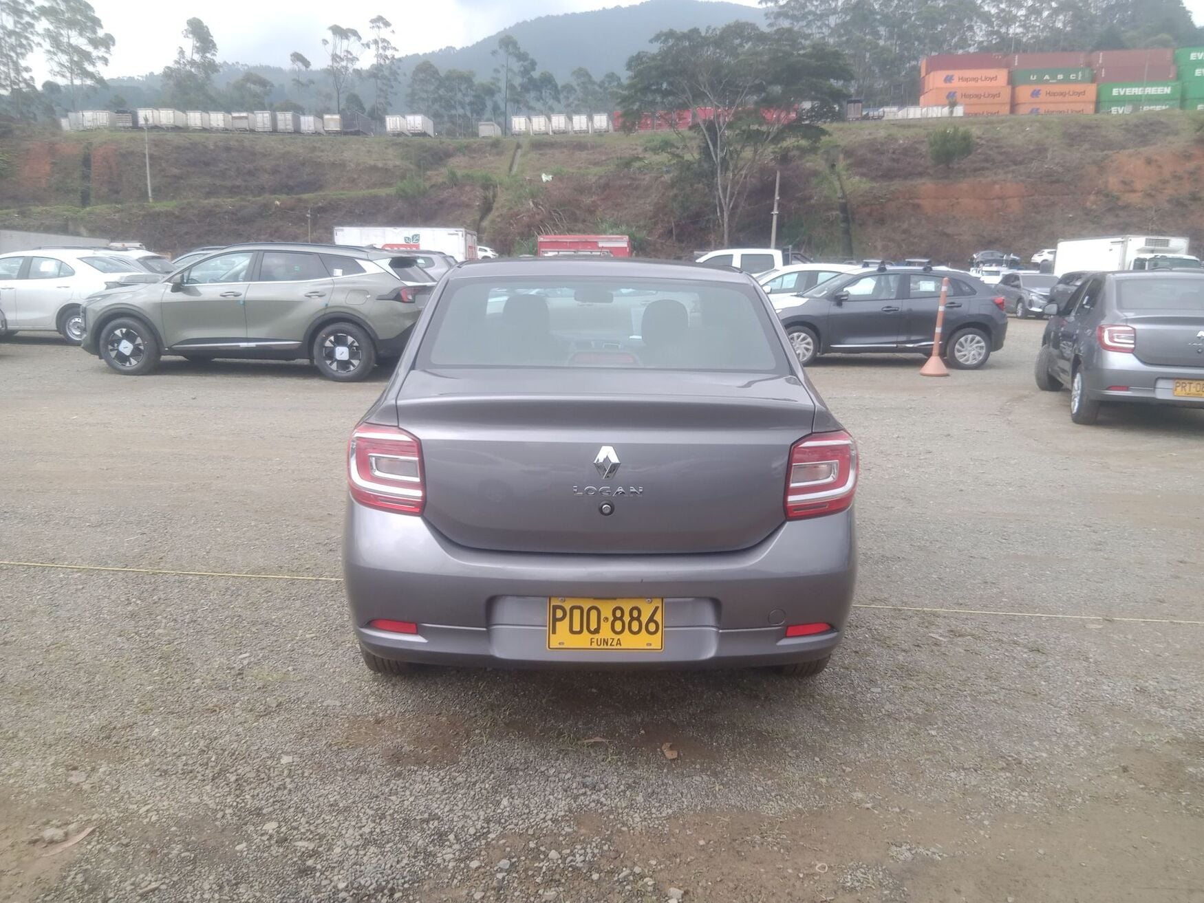 Renault - Logan - 2025 image number 8