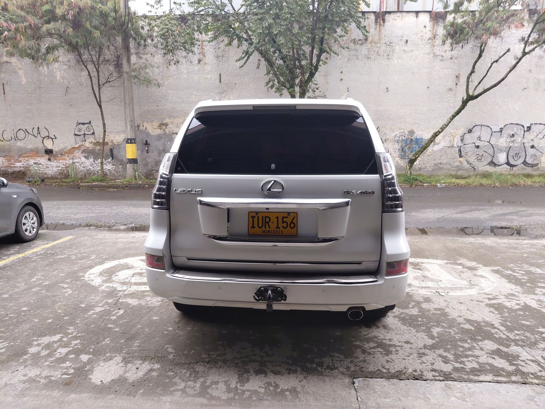 Lexus - GX 460 - 2016 image number 8