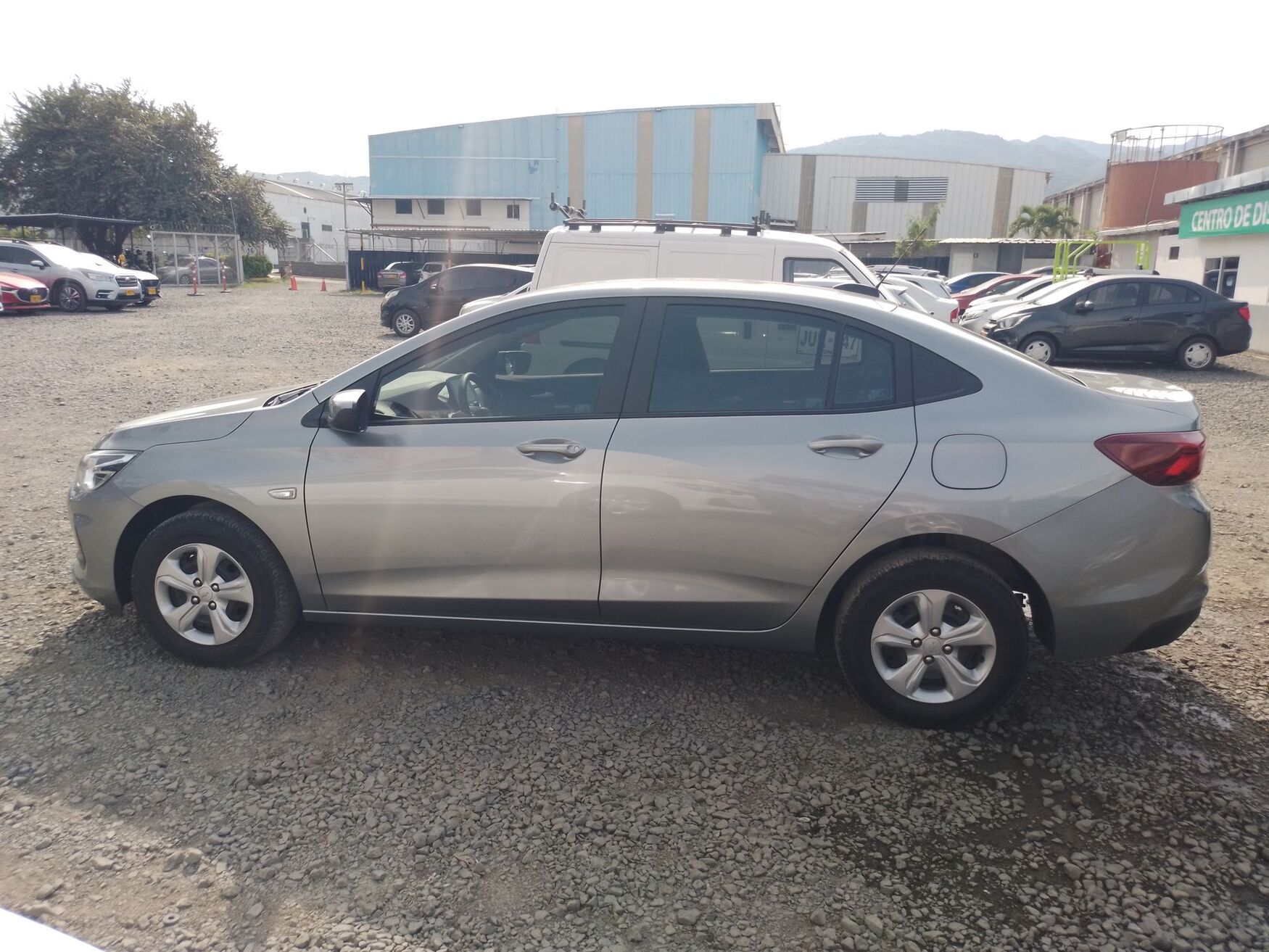 Chevrolet - Onix - 2025 image number 6