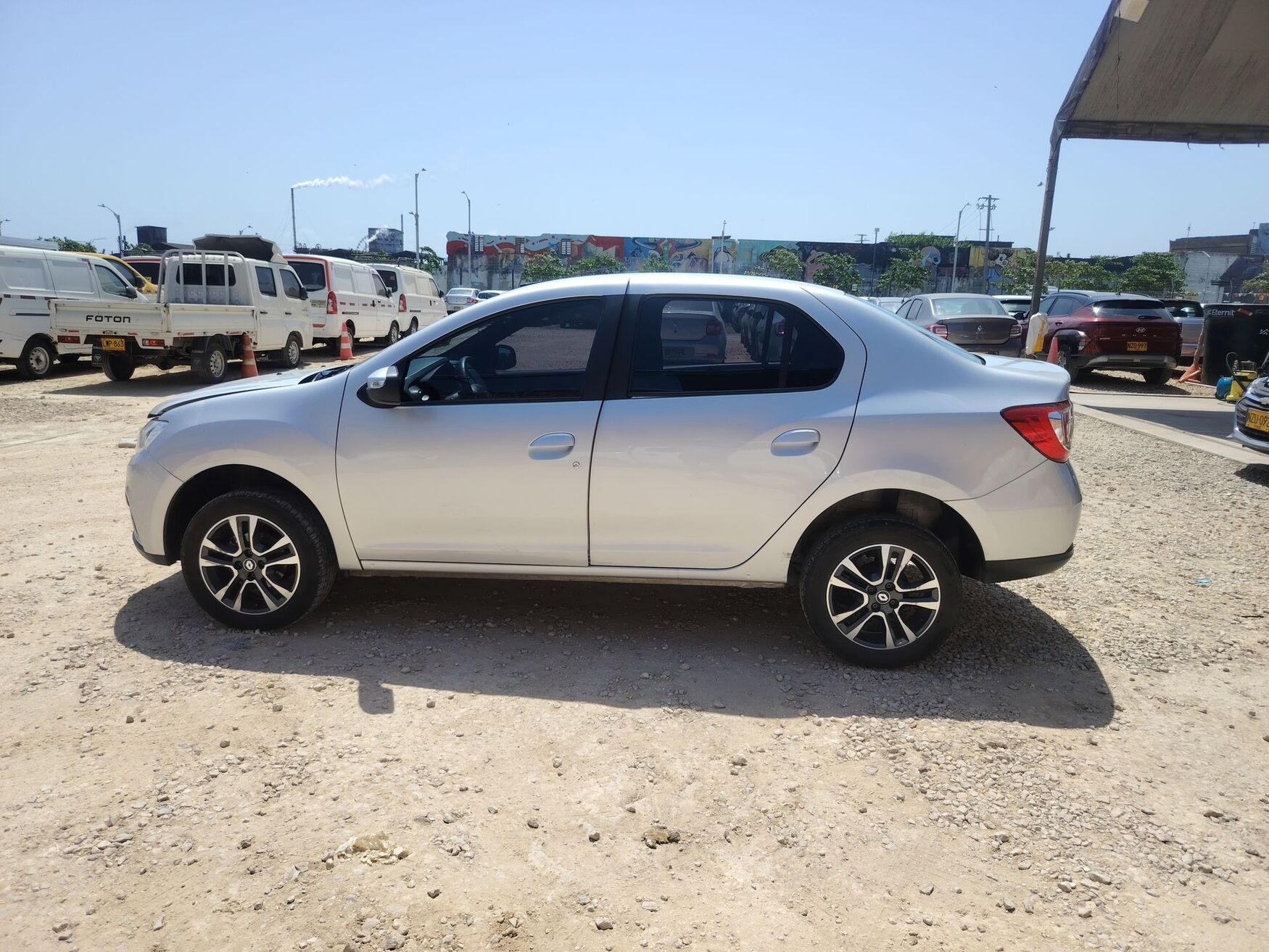 Renault - Logan - 2026 image number 6