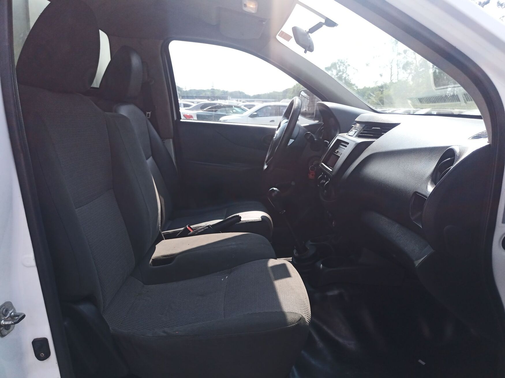 Nissan - Frontier - 2019 image number 2