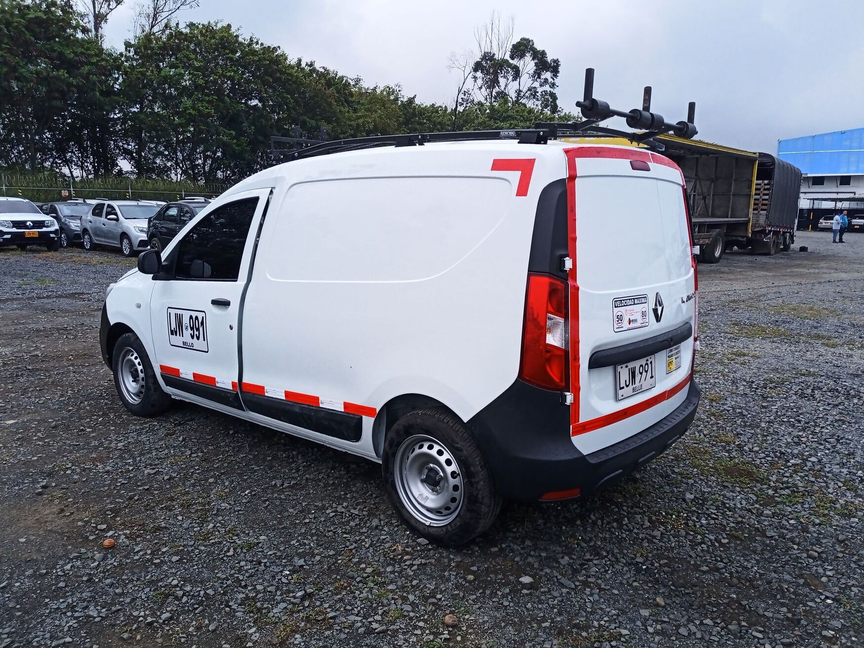 Renault - Kangoo - 2023 image number 7