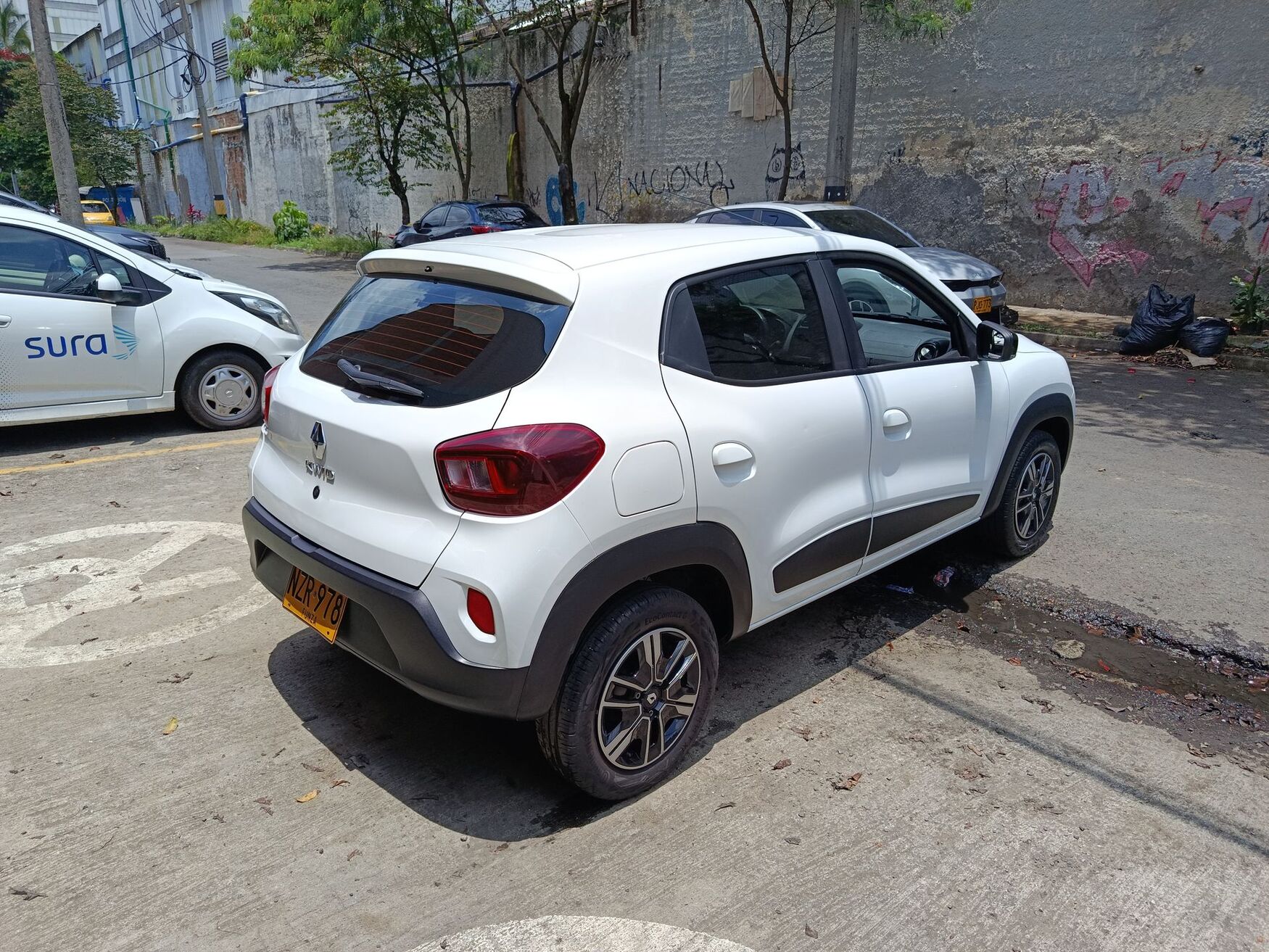 Renault - Kwid - 2025 image number 9