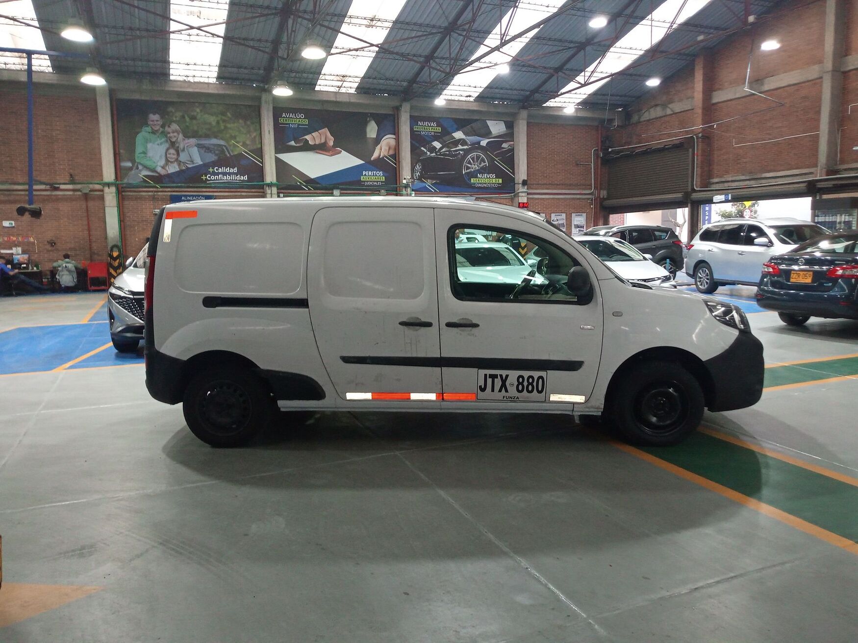 Renault - Kangoo ZE - 2020 image number 10