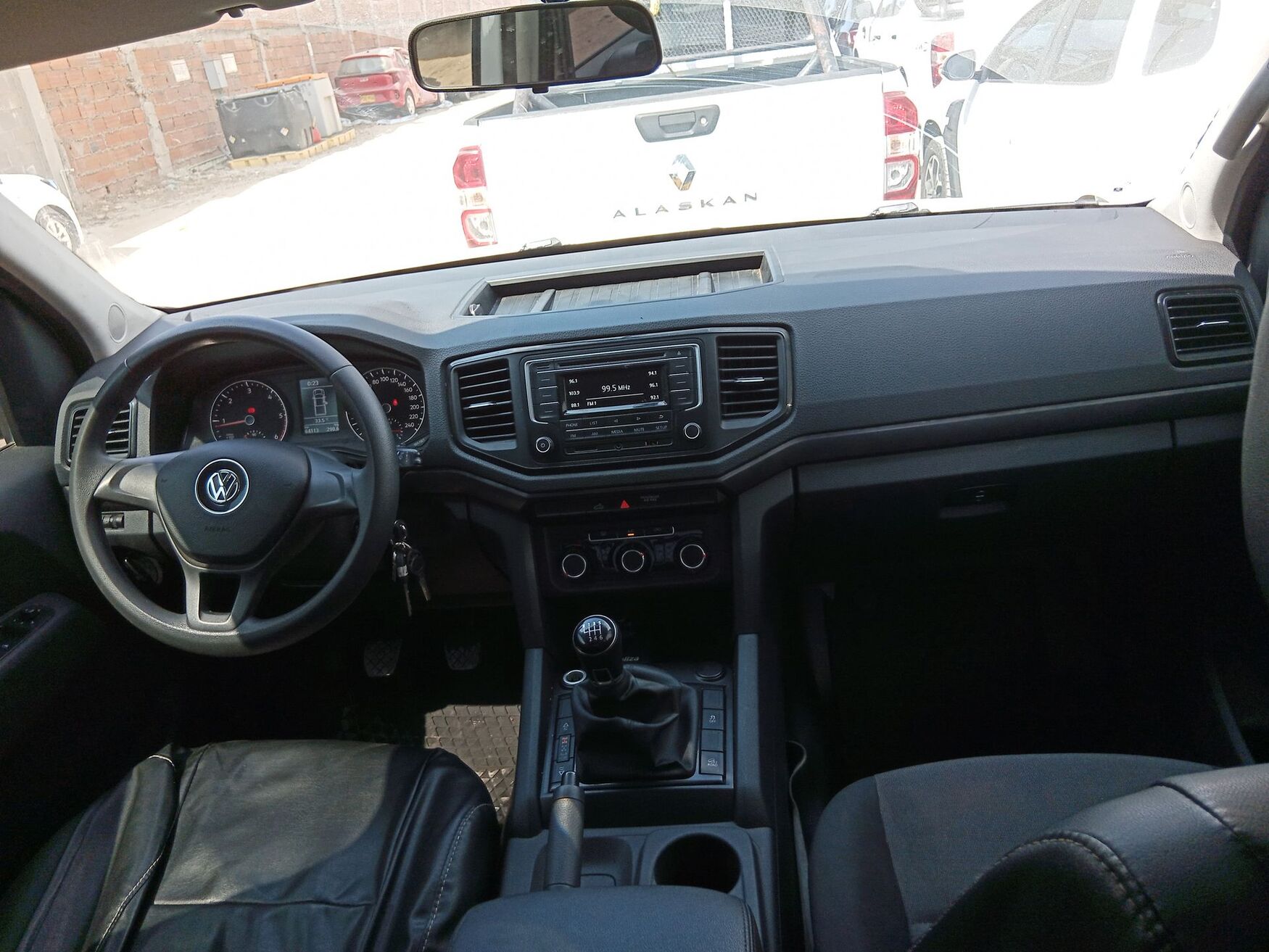 Volkswagen - Amarok - 2023 image number 11