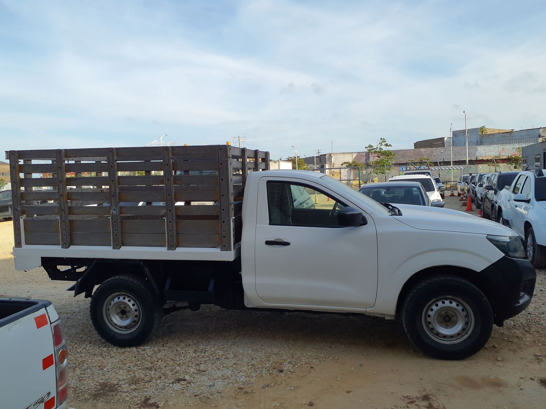 Nissan - Frontier - 2021 image number 10