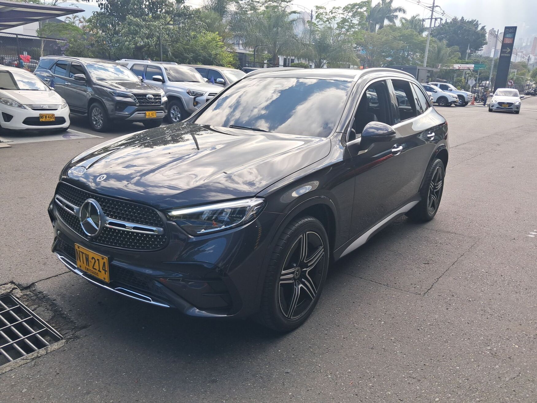 Mercedes Benz - GLC300 - 2025 image number 5