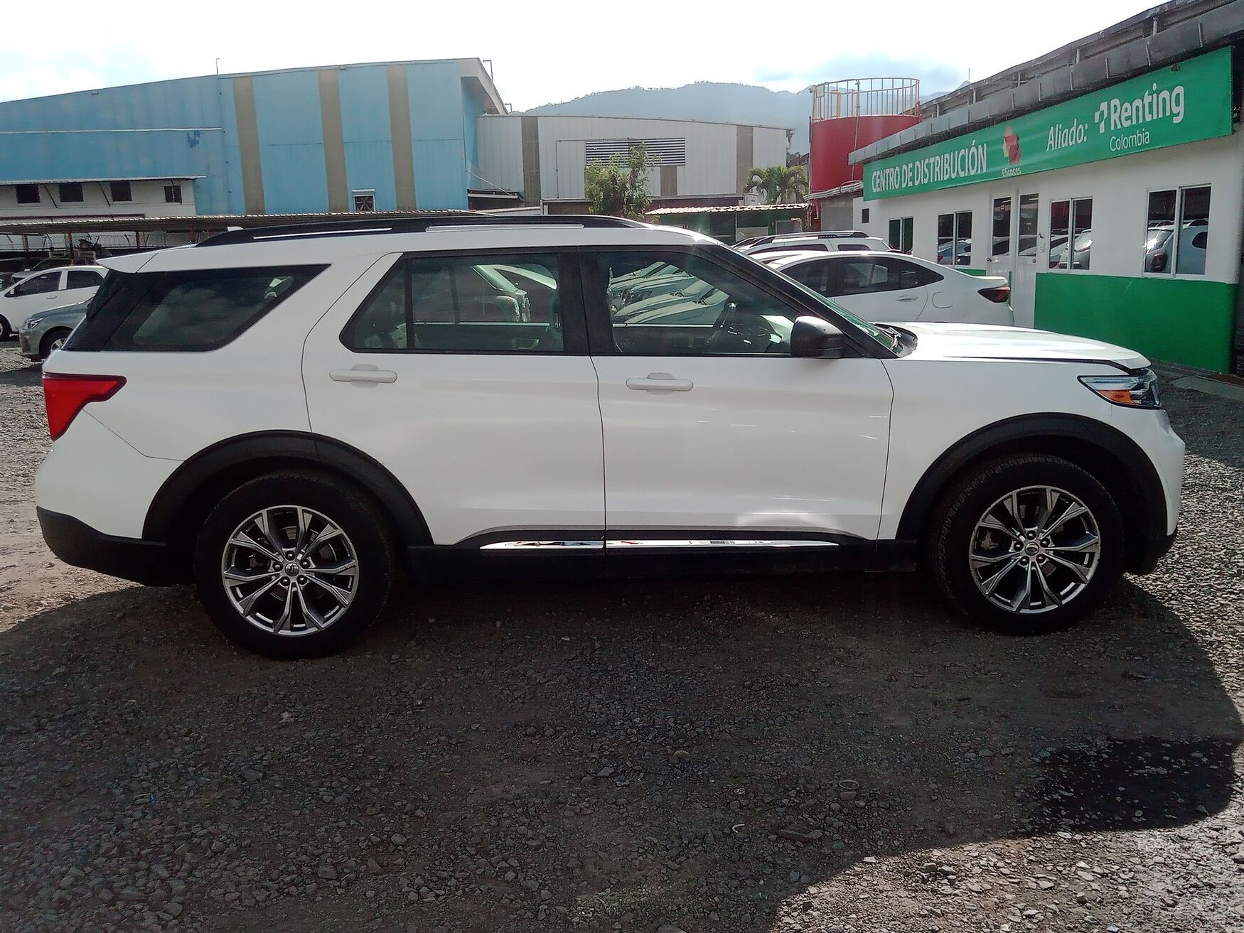 Ford - Explorer - 2021 image number 10