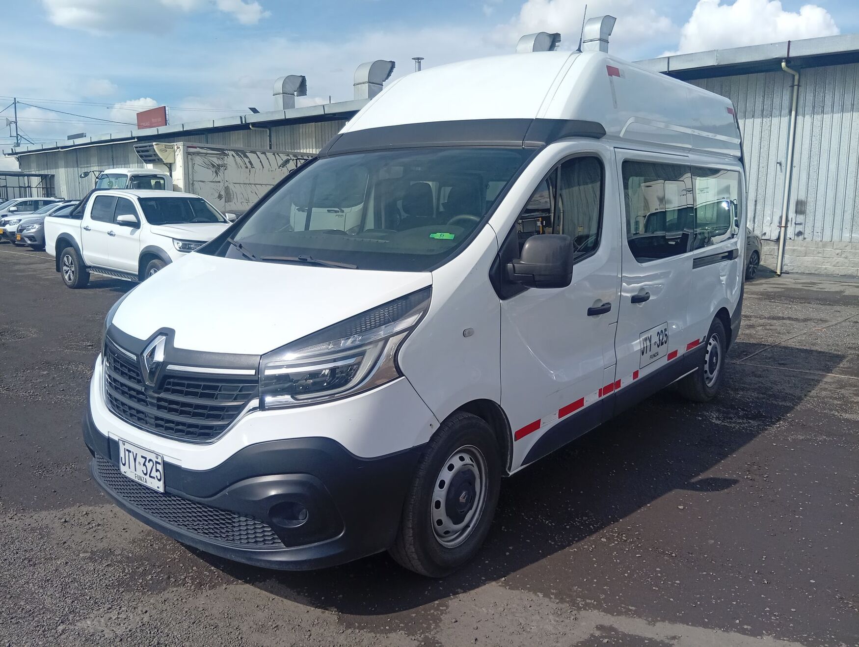 Renault - Trafic - 2021 image number 5
