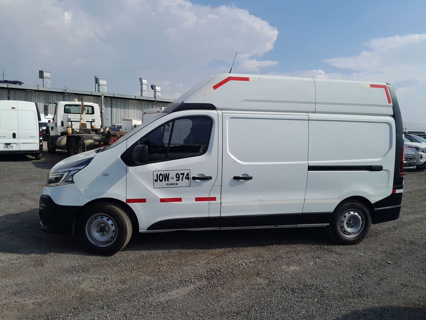 Renault - Trafic - 2021 image number 6