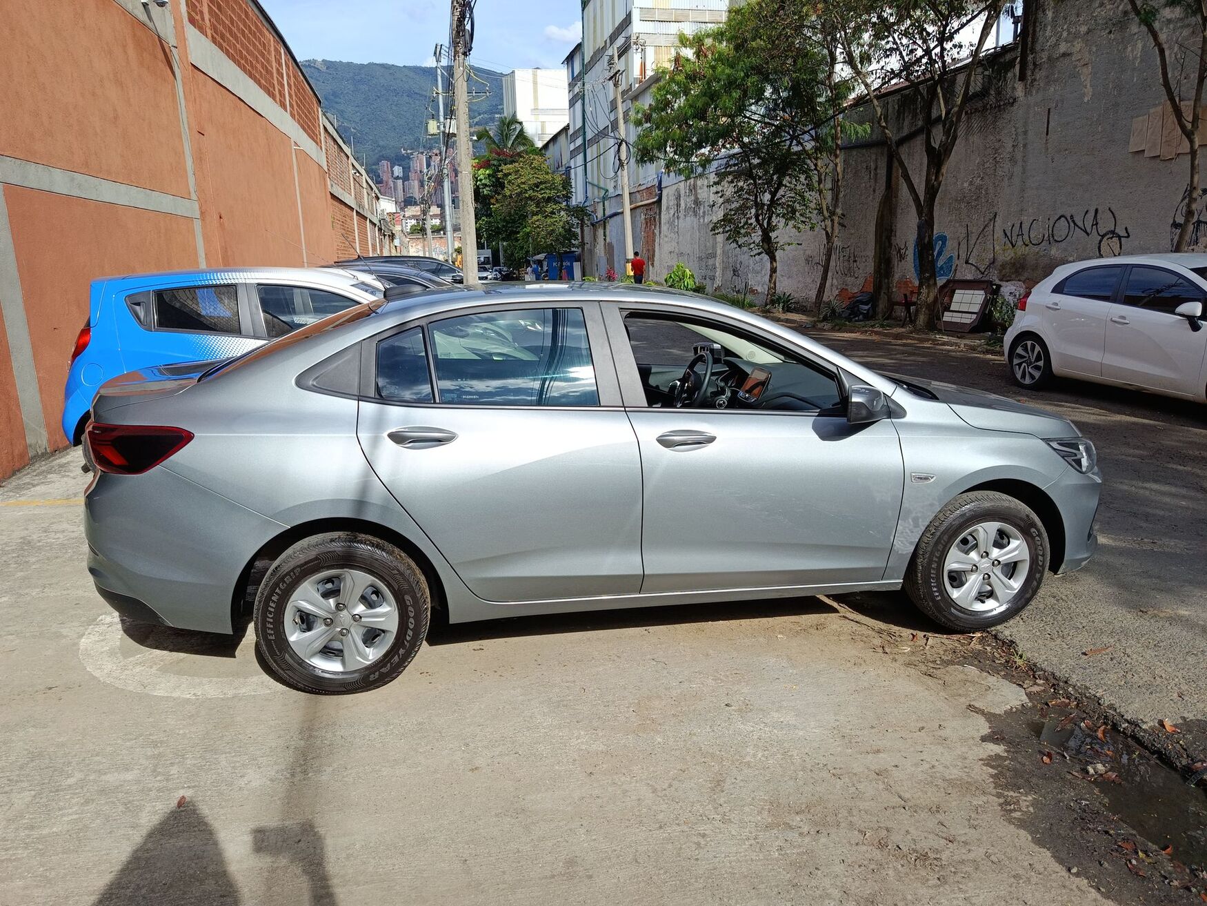 Chevrolet - Onix - 2025 image number 10
