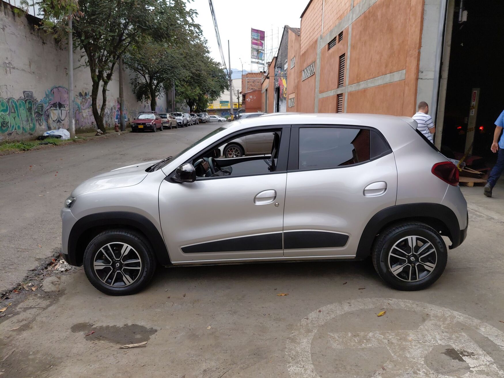 Renault - Kwid - 2025 image number 6