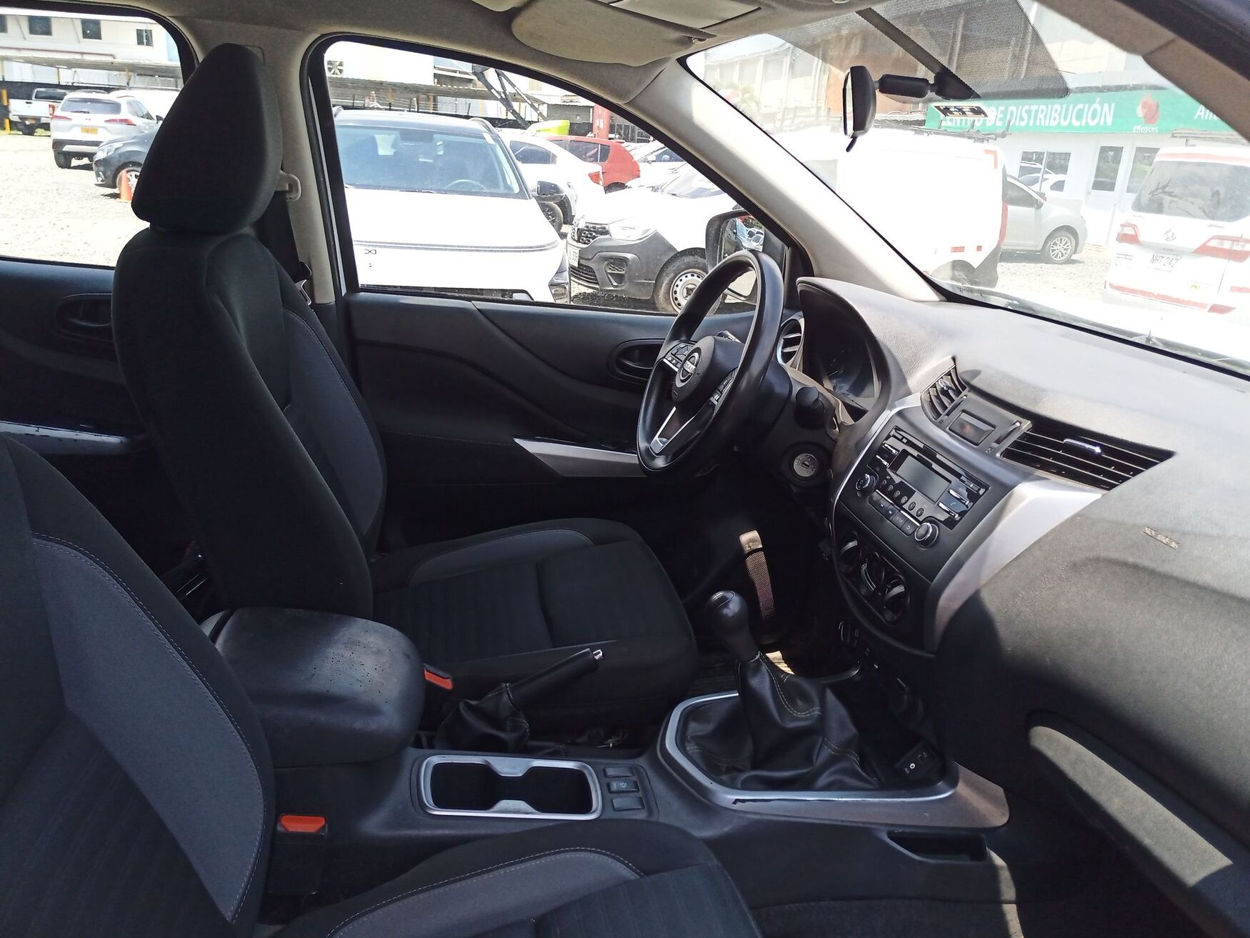 Nissan - Frontier - 2024 image number 2