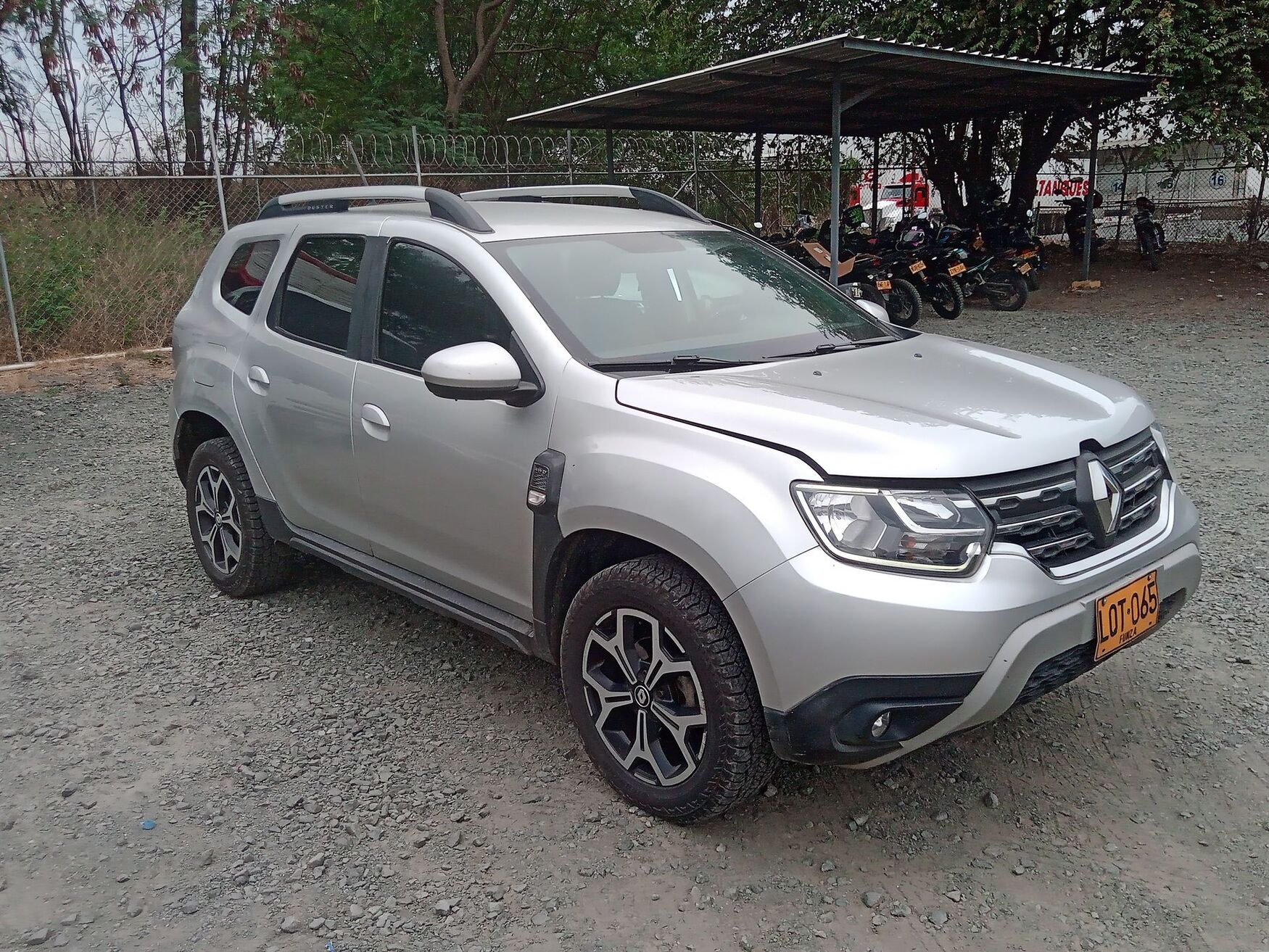 Renault - Duster - 2023 image number 1