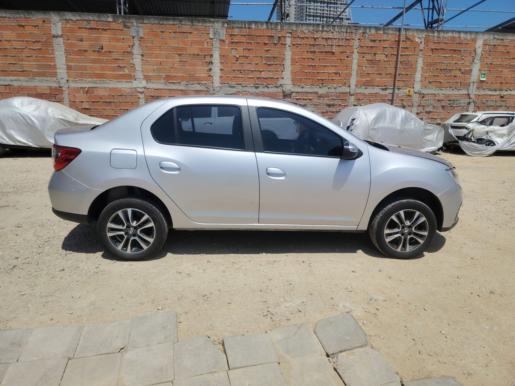 Renault - Logan - 2026 image number 10