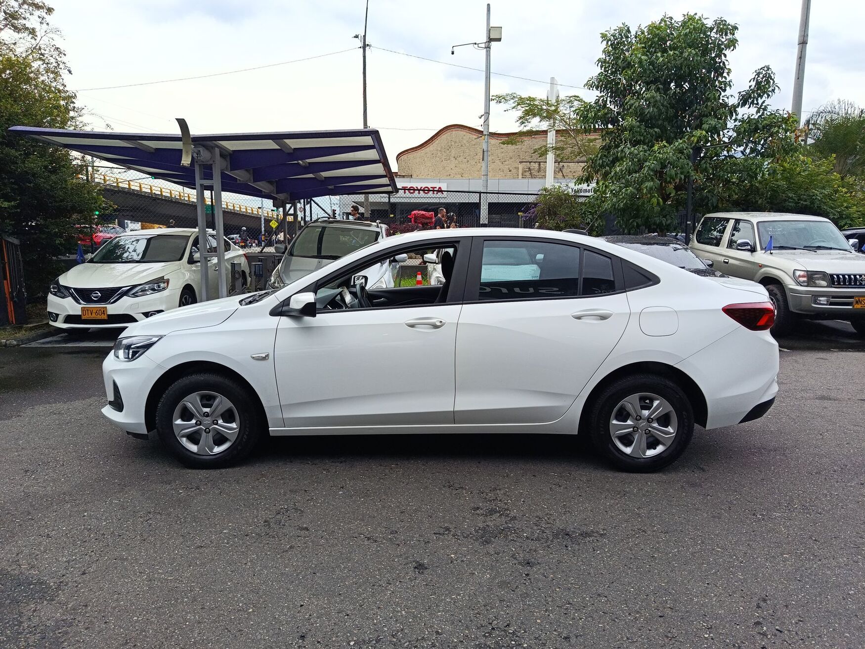 Chevrolet - Onix - 2025 image number 6