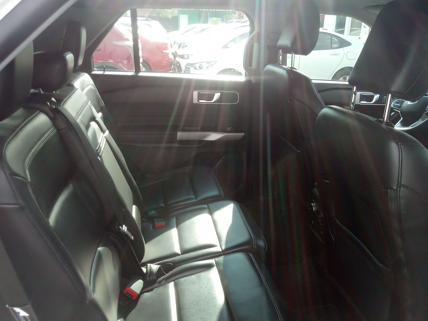 Ford - Explorer - 2021 image number 3