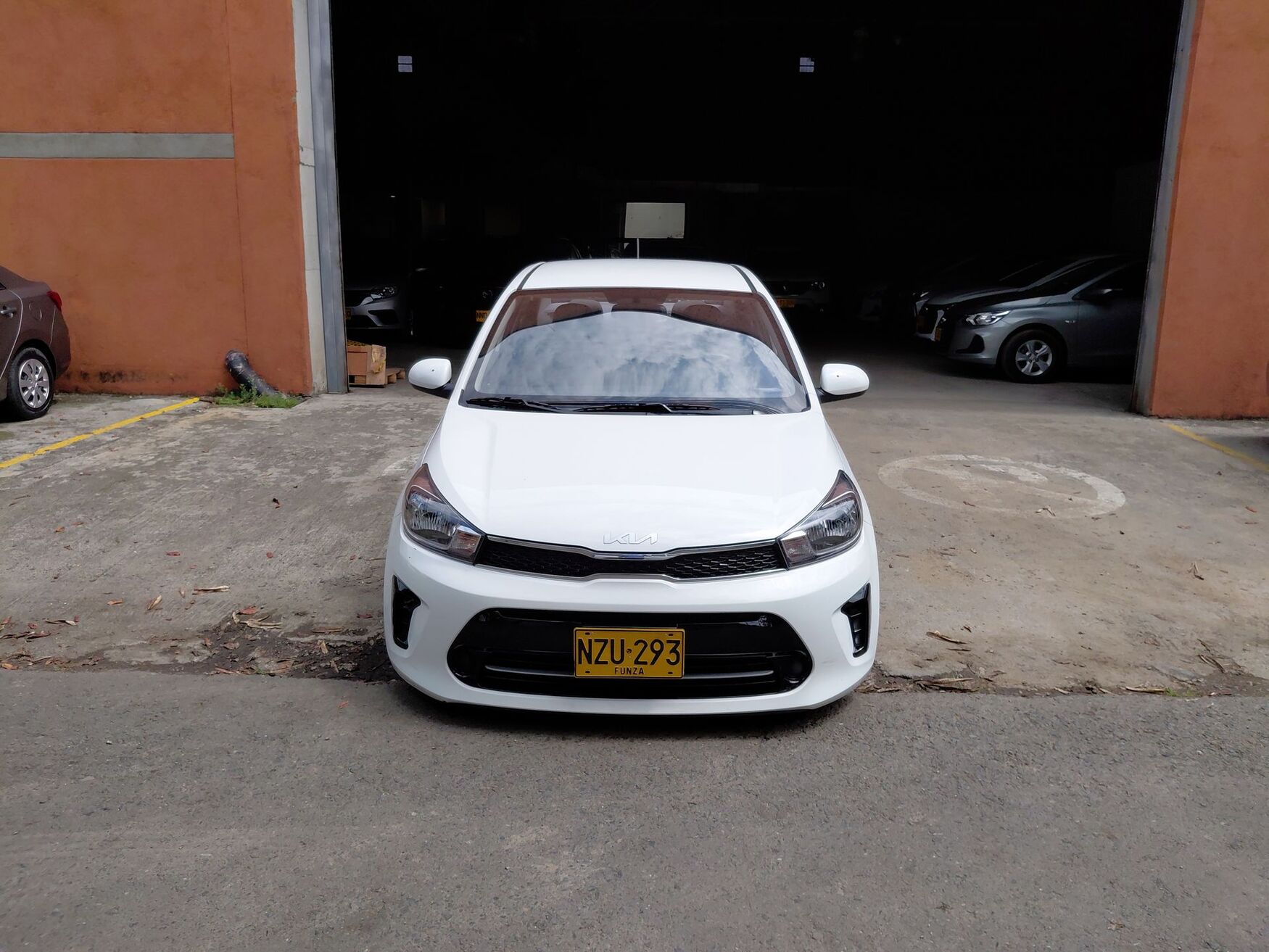 Kia - Soluto - 2025 image number 4