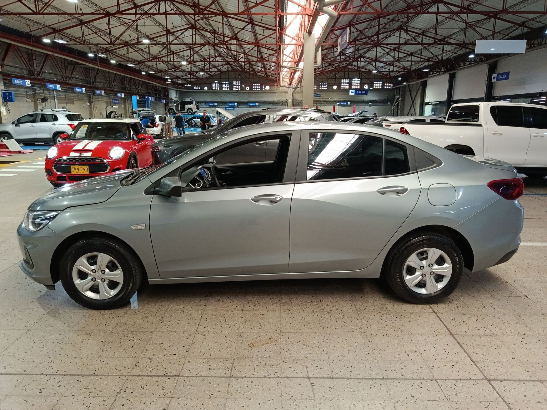Chevrolet - Onix - 2025 image number 6