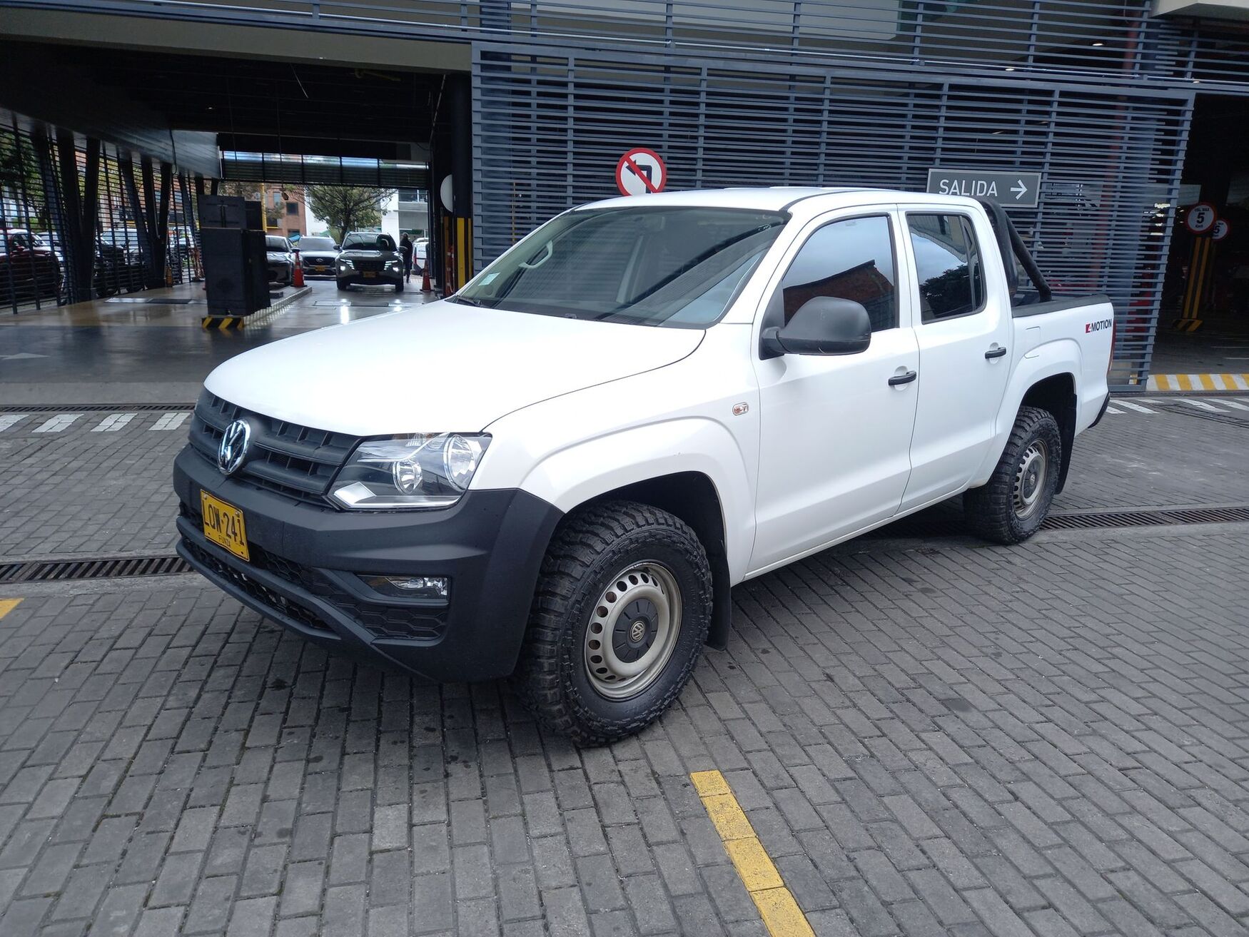 Volkswagen - Amarok - 2023 image number 5