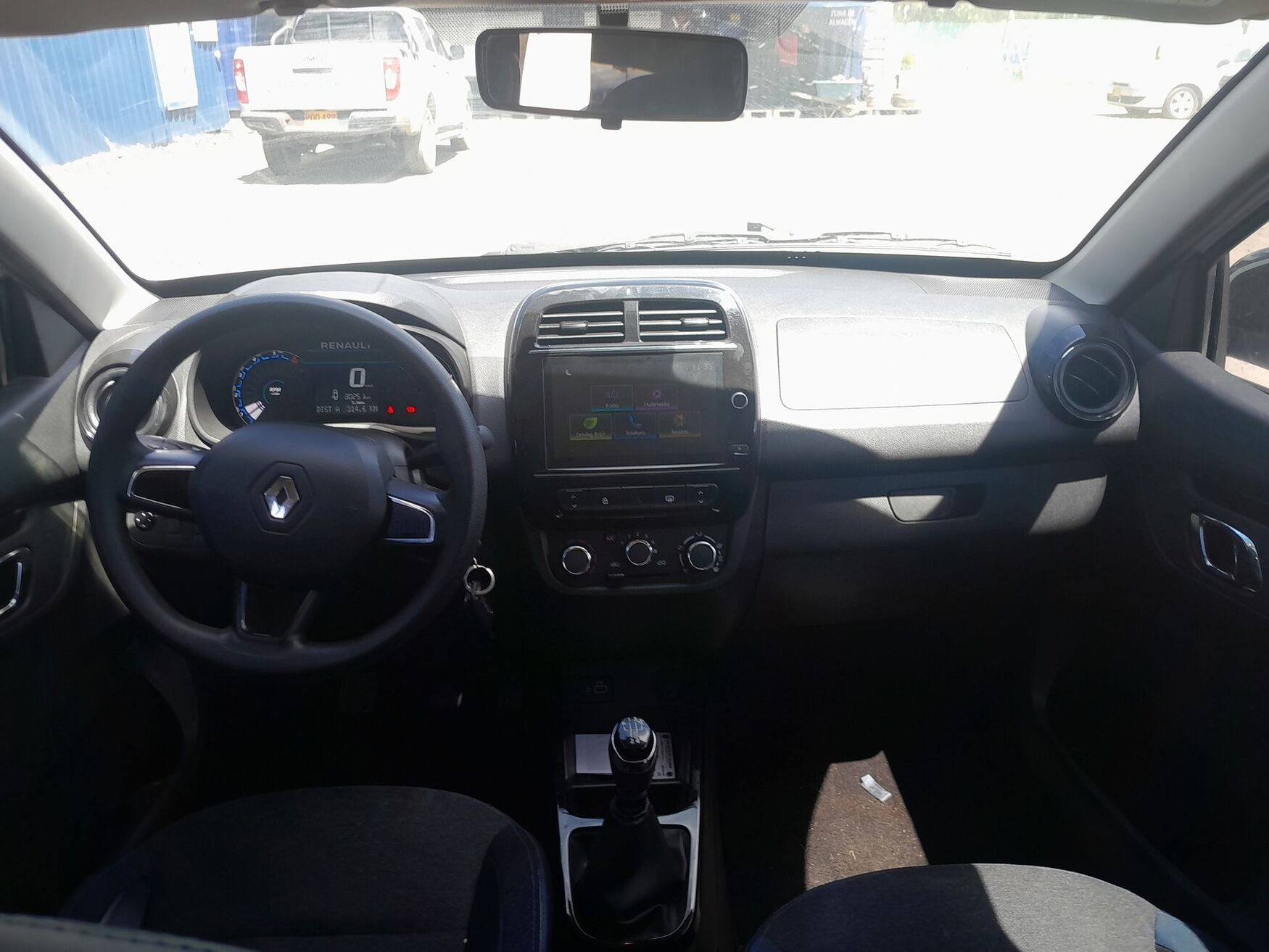 Renault - Kwid - 2025 image number 11