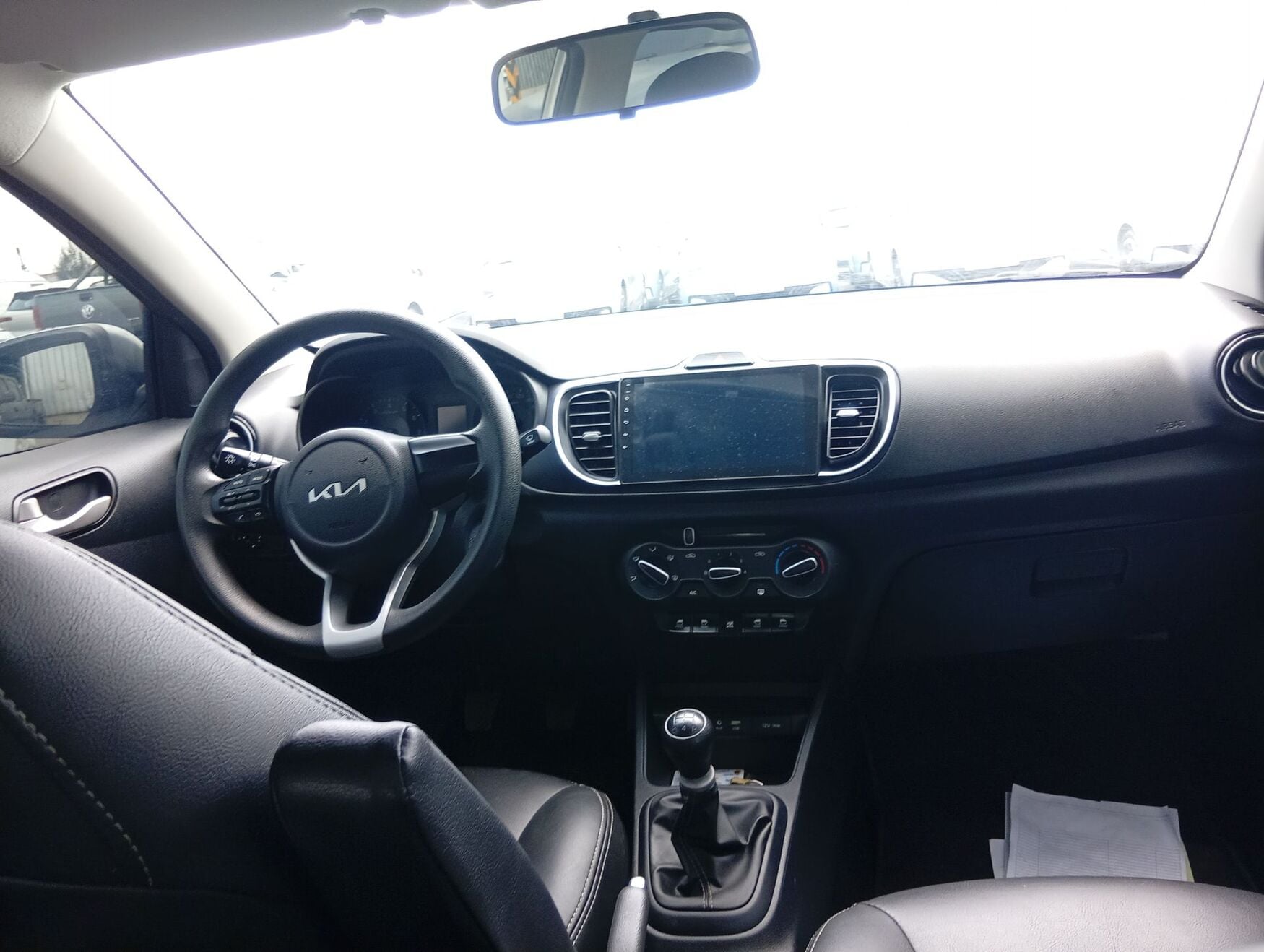 Kia - Soluto - 2026 image number 11