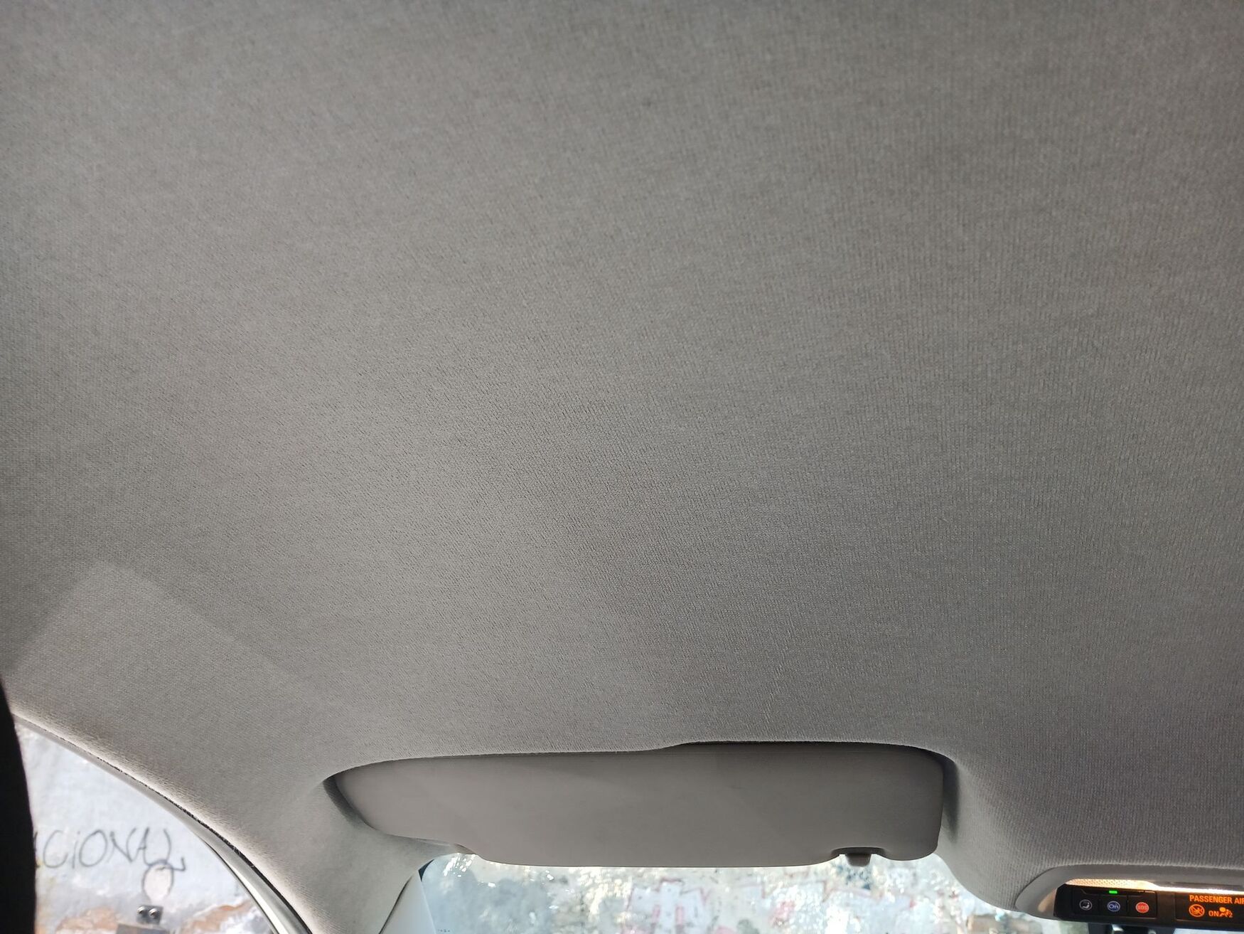 Chevrolet - Onix - 2025 image number 2