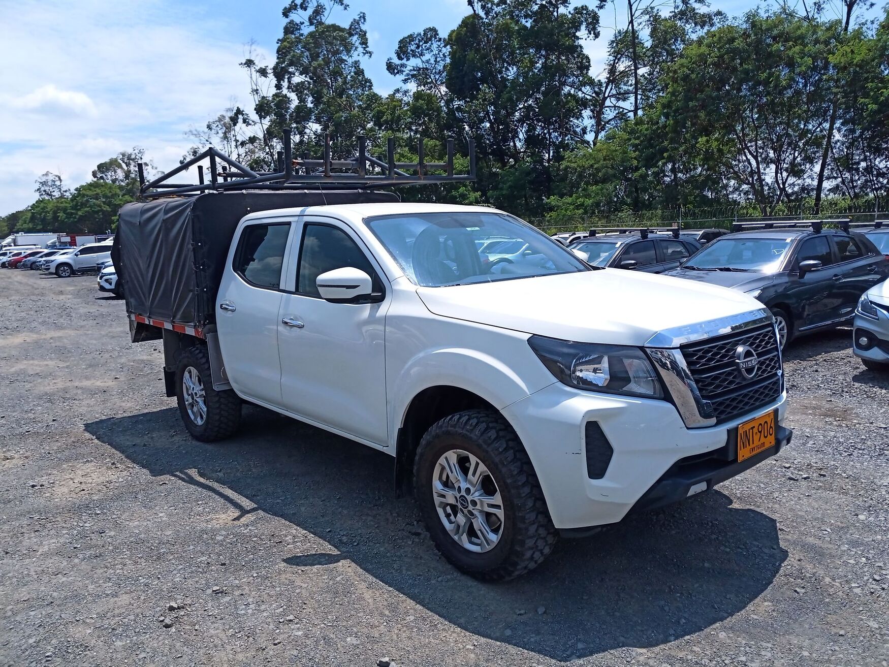 Nissan - Frontier - 2024 image number 1