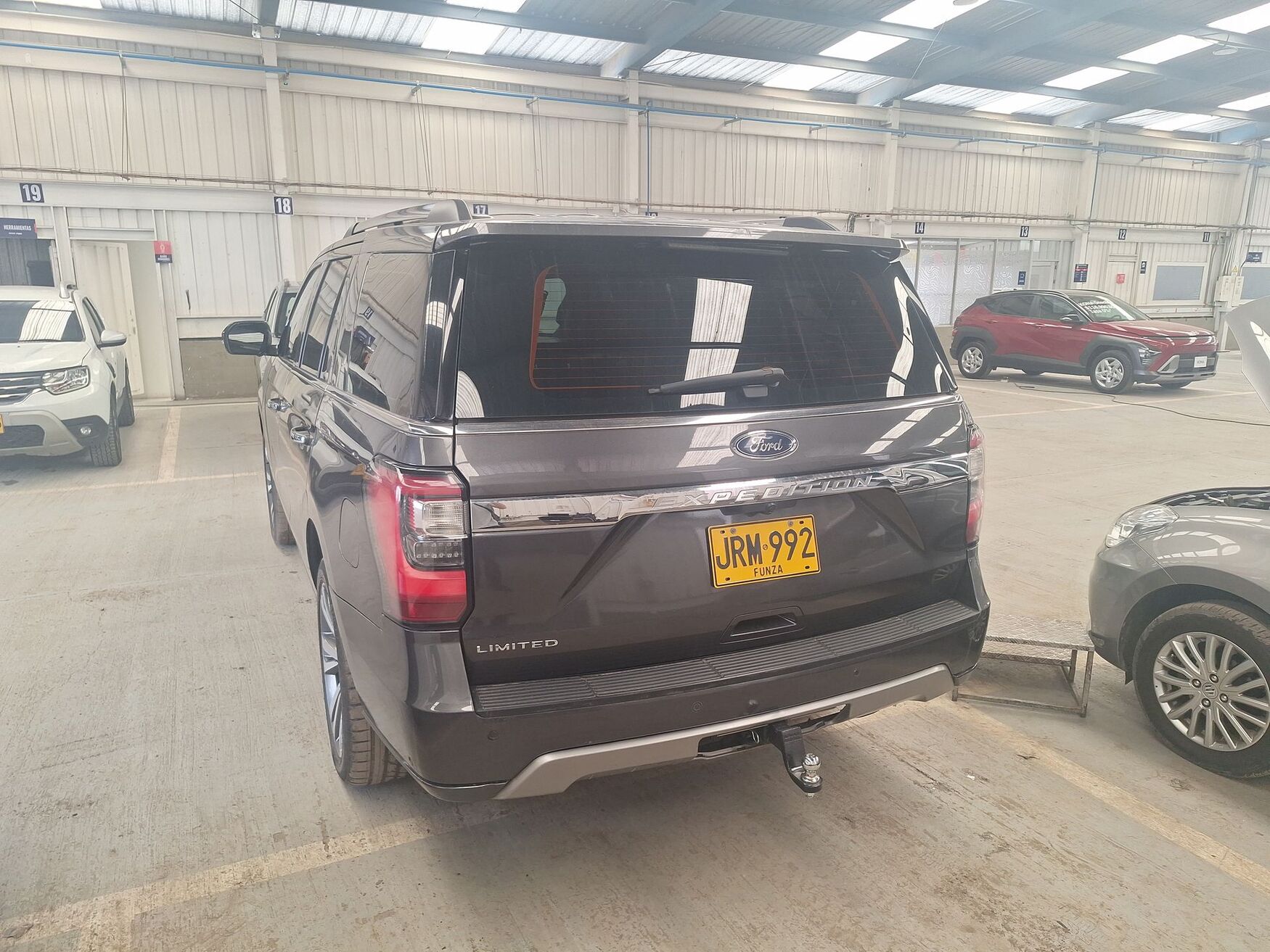 Ford - Expedition - 2020 image number 7