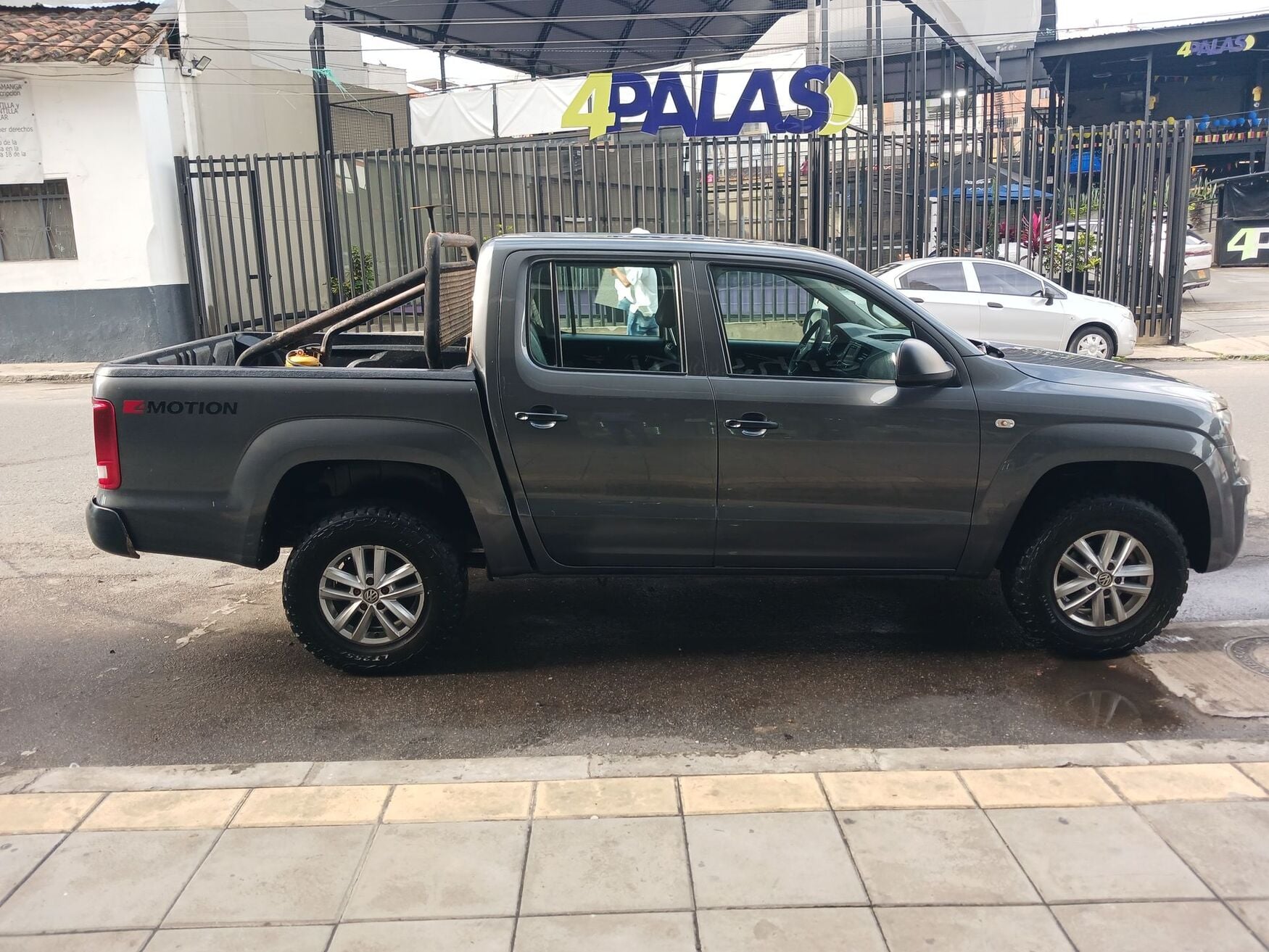 Volkswagen - Amarok - 2023 image number 10