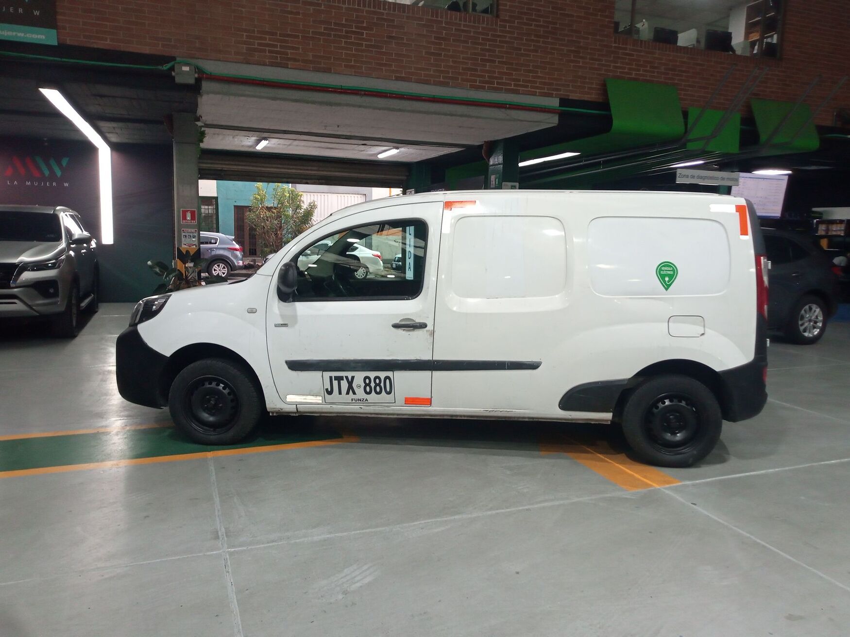 Renault - Kangoo ZE - 2020 image number 6