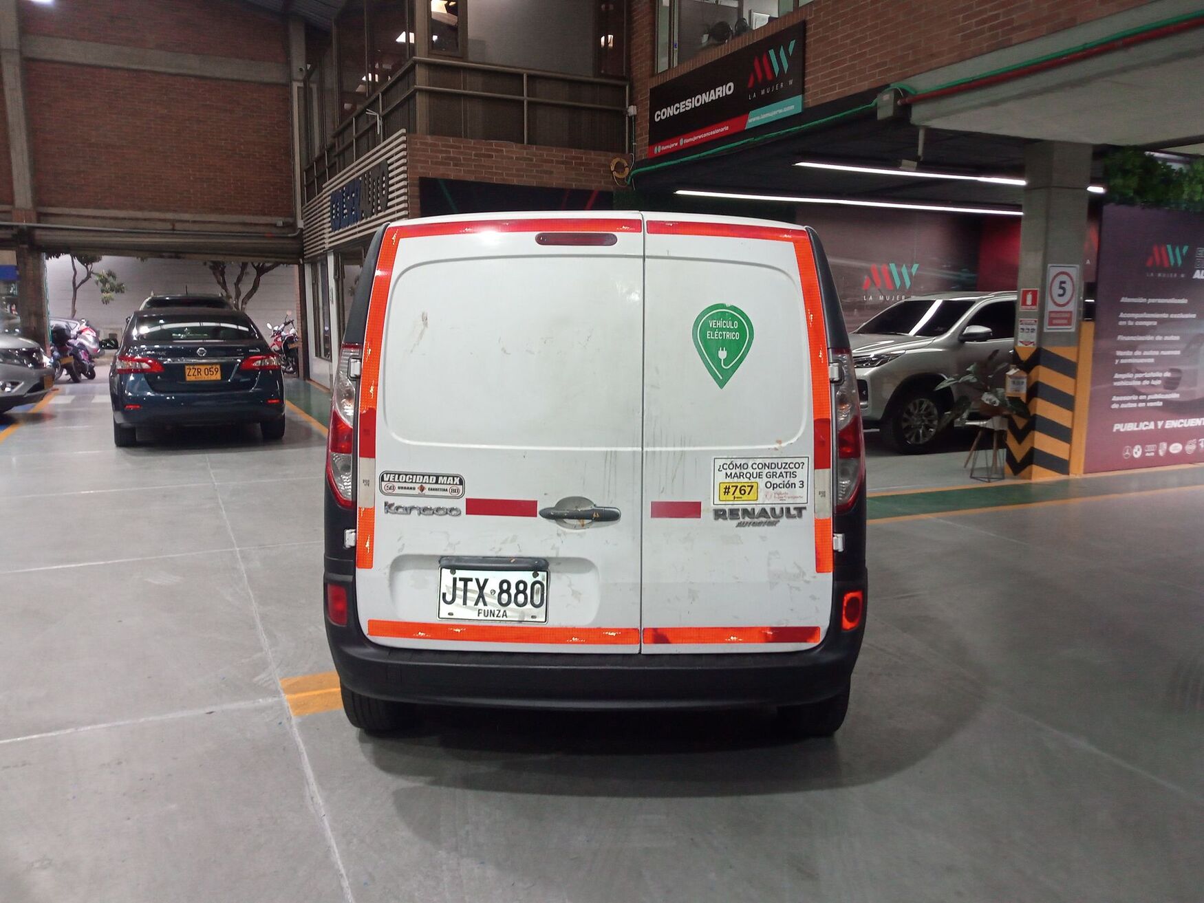 Renault - Kangoo ZE - 2020 image number 8