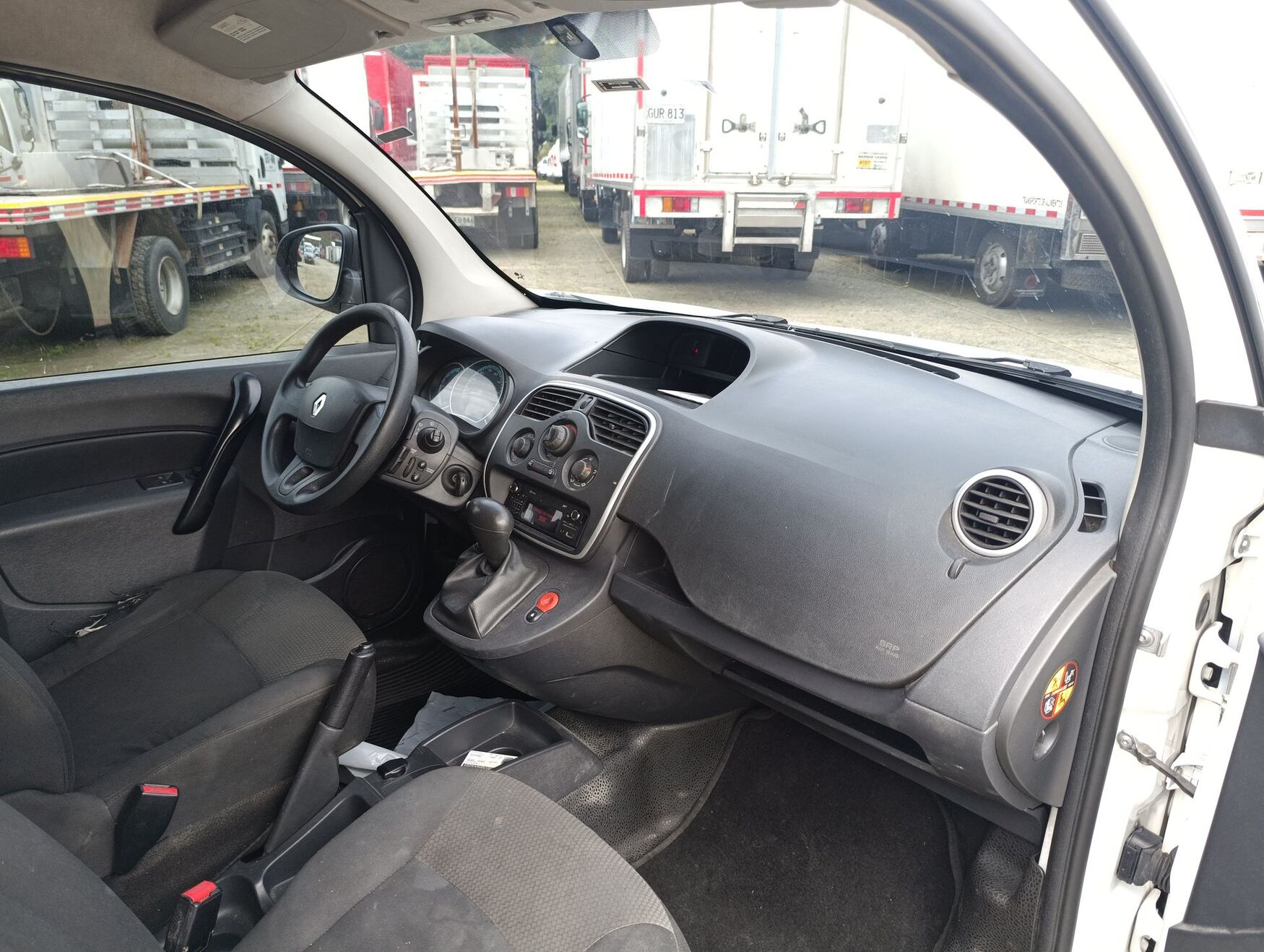 Renault - Kangoo ZE - 2020 image number 11
