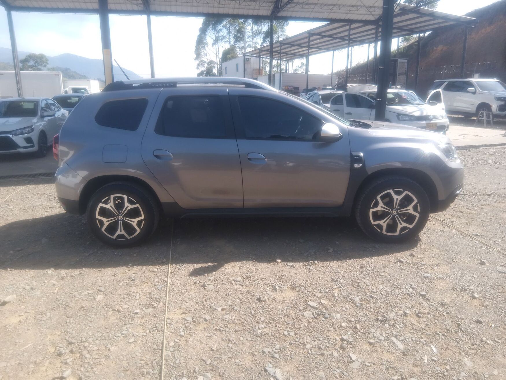 Renault - Duster - 2022 image number 10