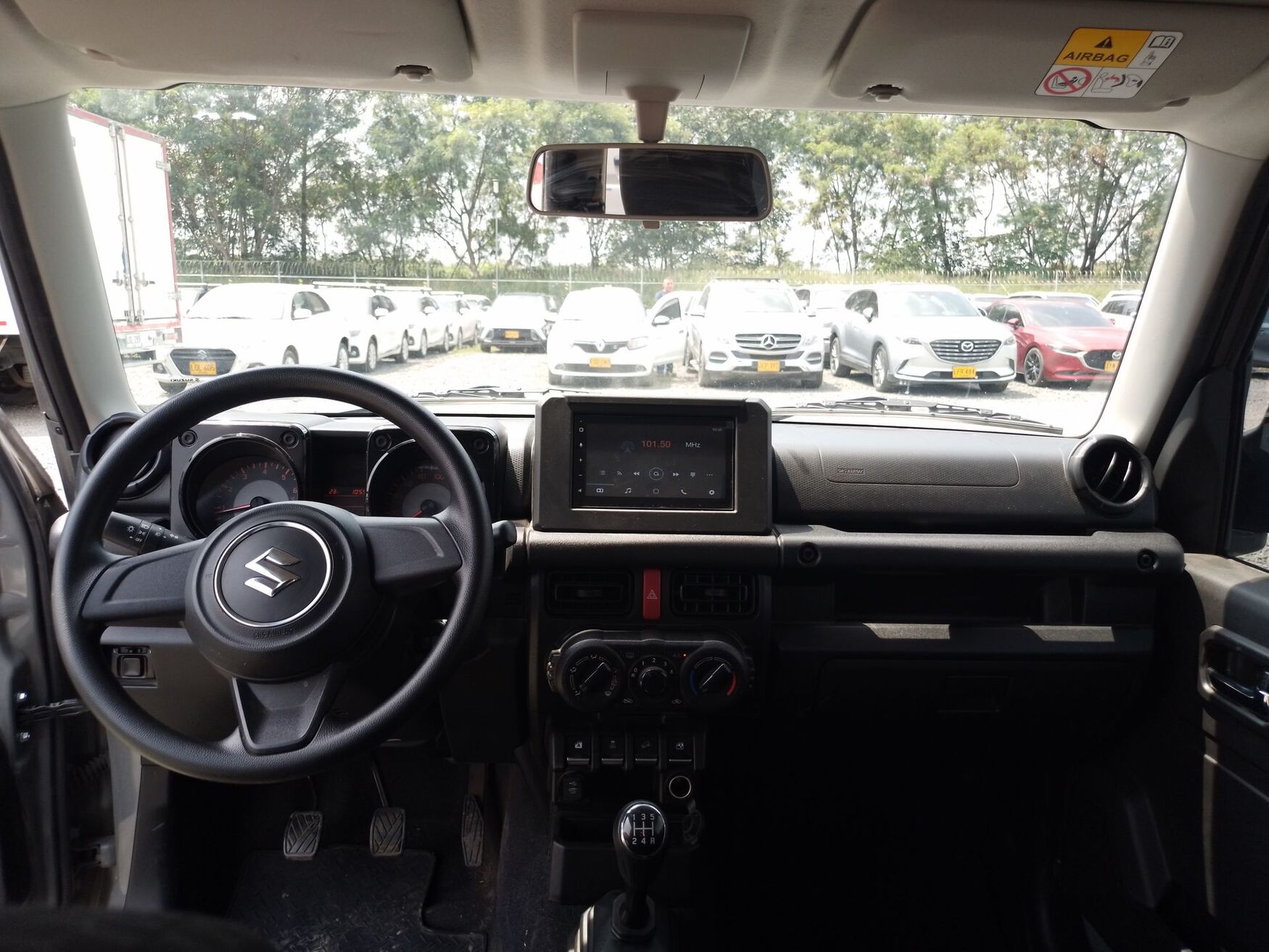 Suzuki - Jimny - 2024 image number 11