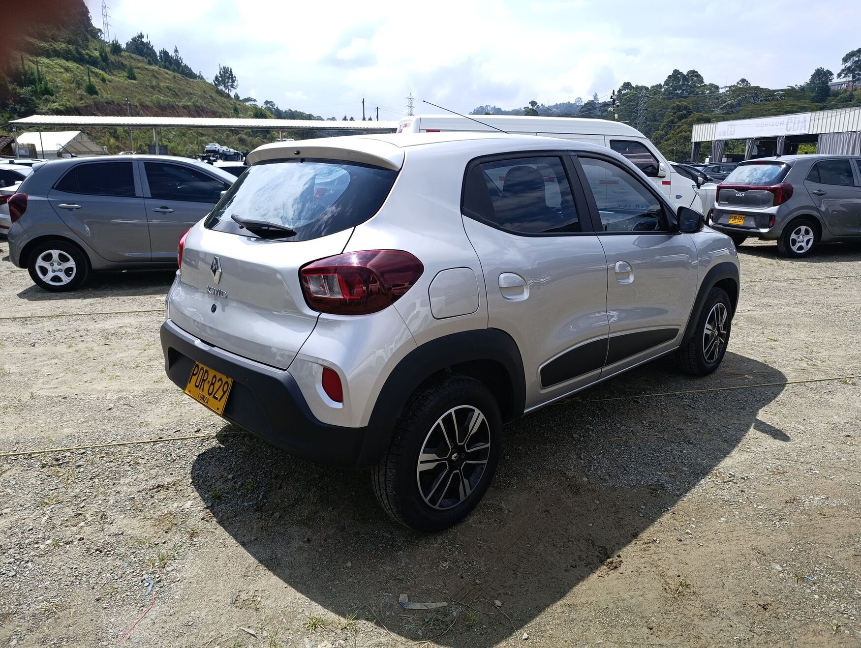 Renault - Kwid - 2025 image number 9