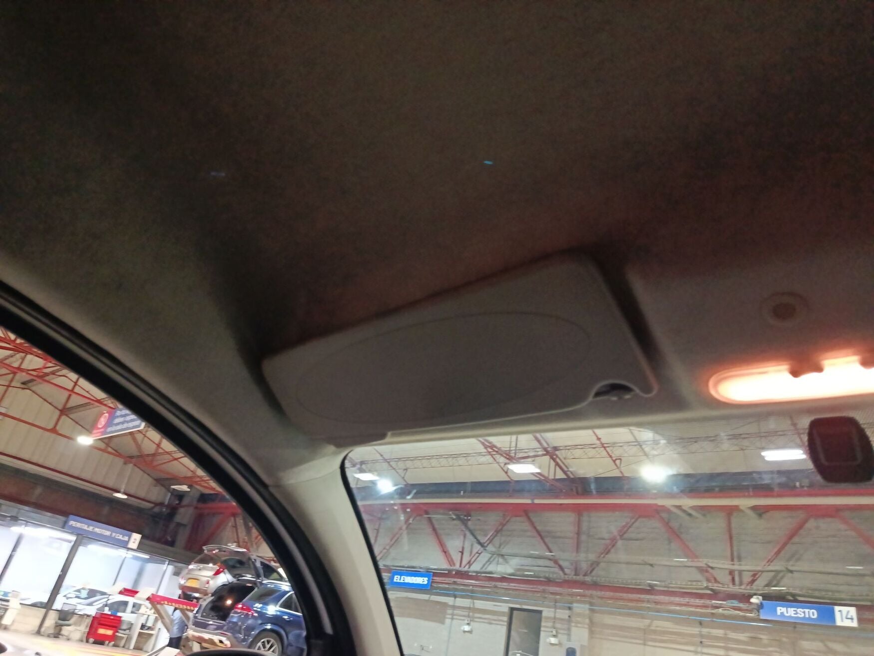 Renault - Kangoo ZE - 2020 image number 2