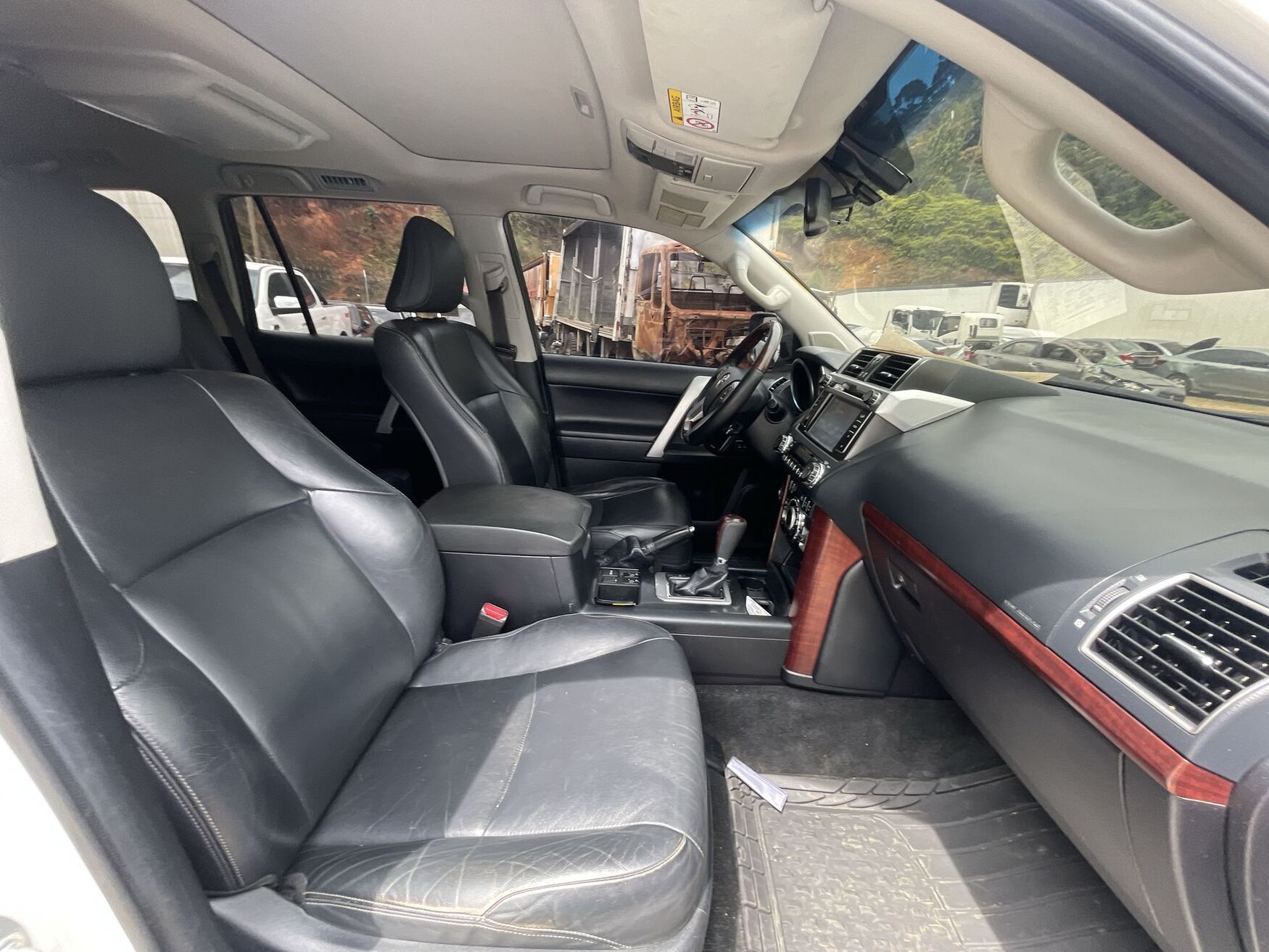 Toyota - LandCruiser 300 - 2017 image number 2