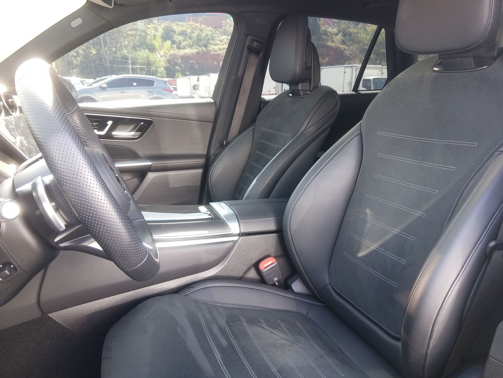 Mercedes Benz - GLC 300 - 2023 image number 3